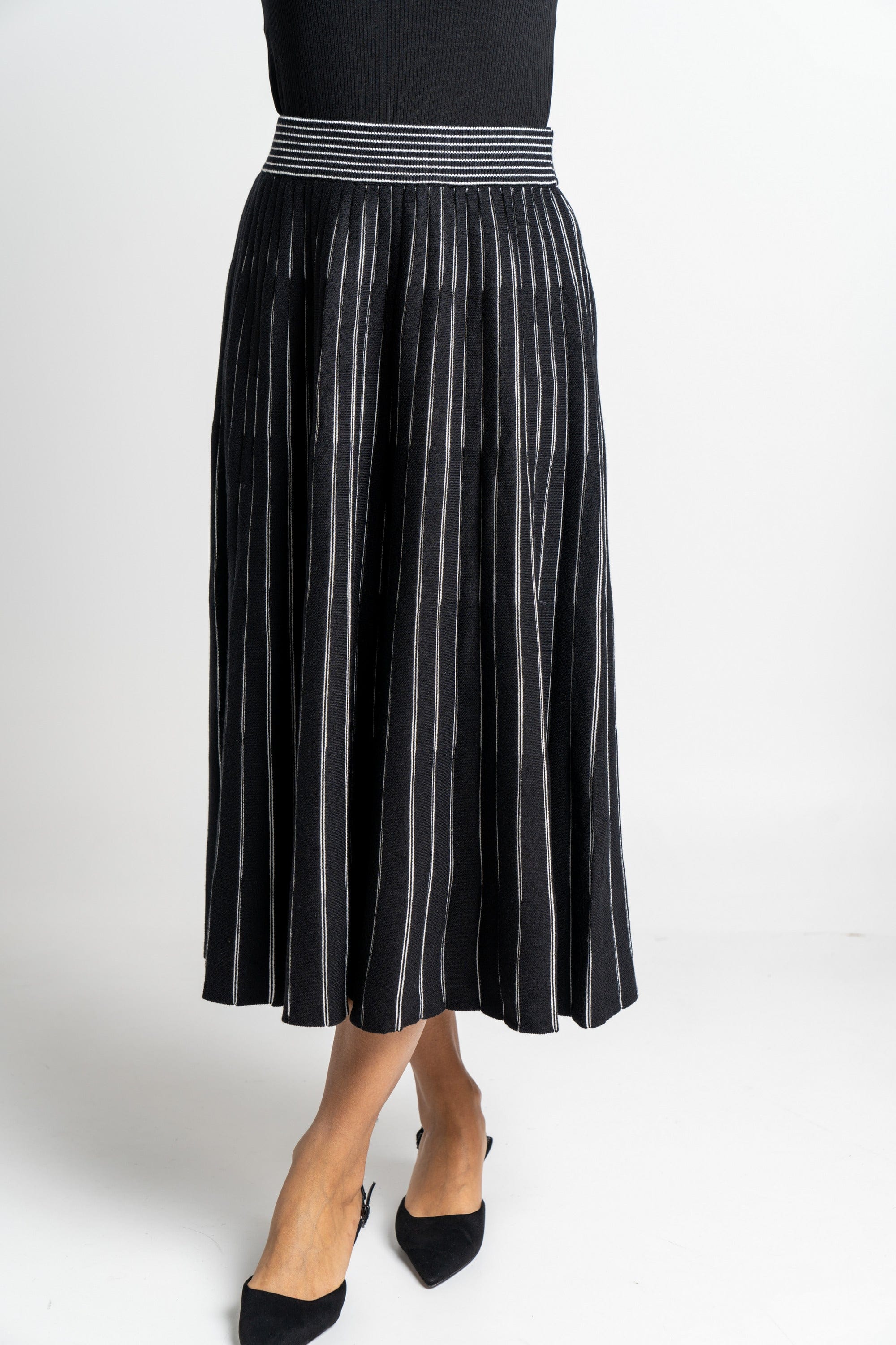 نتشي تنورة ميدي مخصرة منفوشة مخططة بالطول نسائية