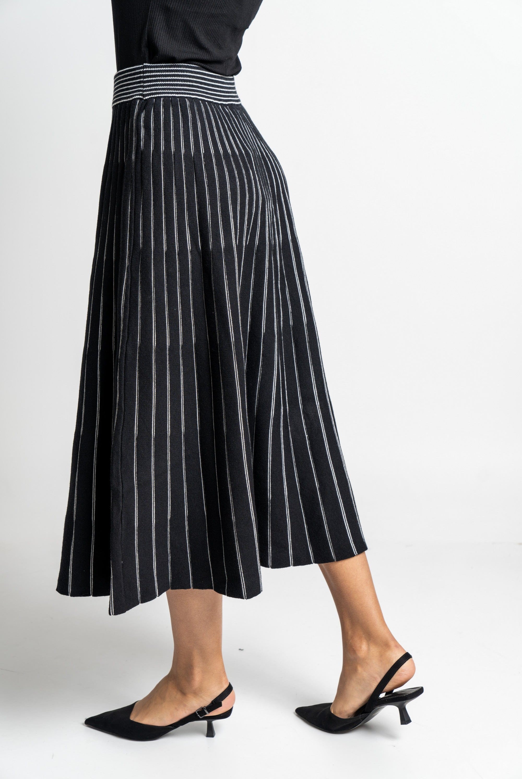 نتشي تنورة ميدي مخصرة منفوشة مخططة بالطول نسائية