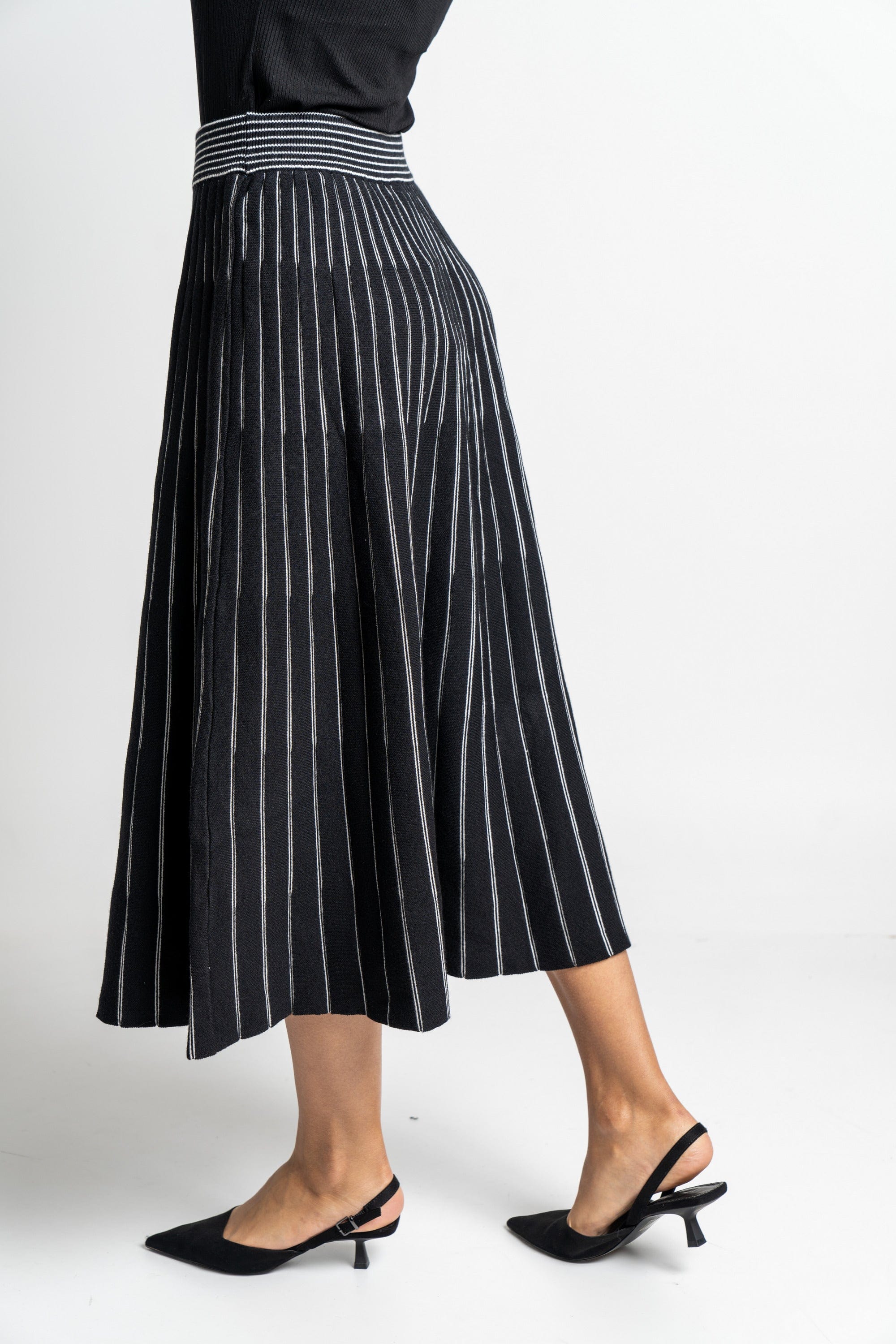 نتشي تنورة ميدي مخصرة منفوشة مخططة بالطول نسائية