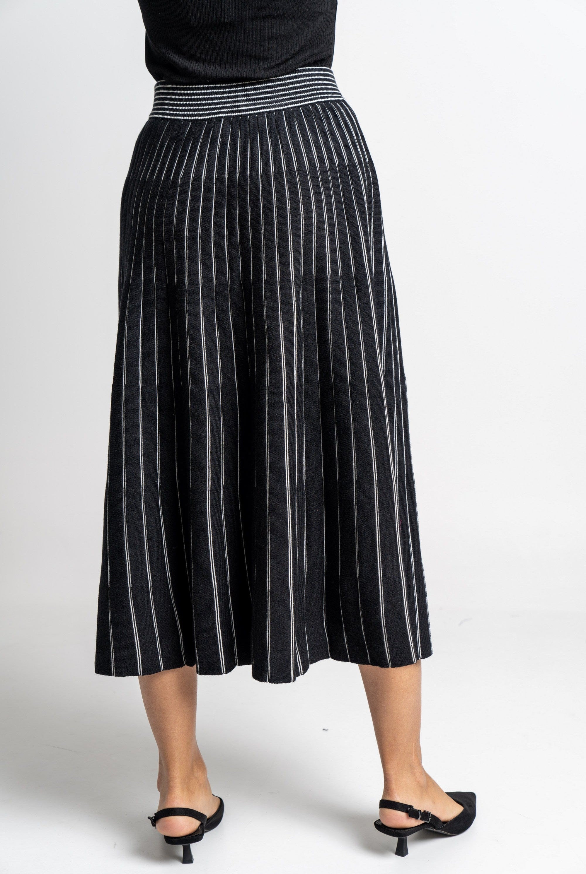 نتشي تنورة ميدي مخصرة منفوشة مخططة بالطول نسائية