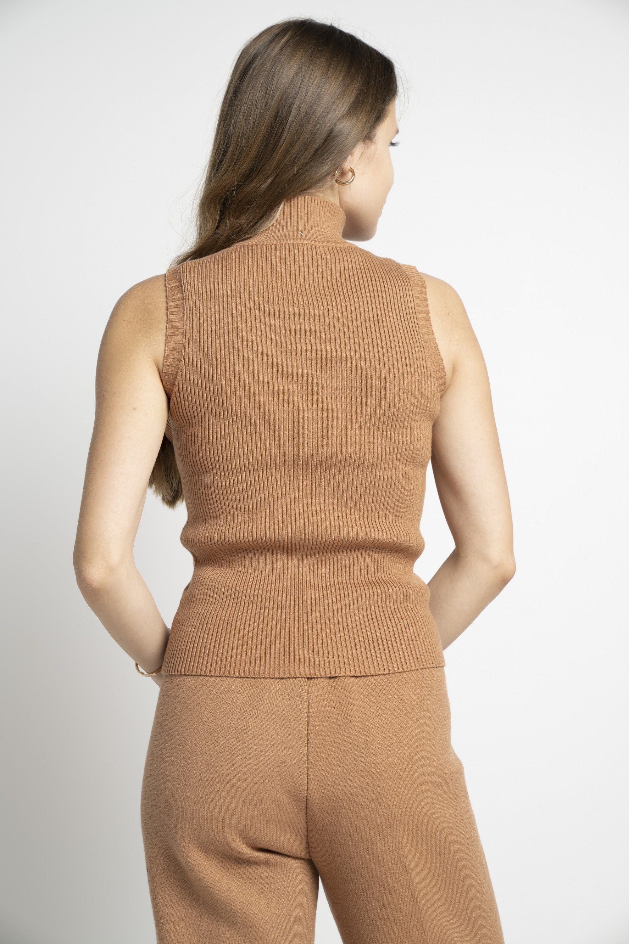 نتشي بلوزة مضلع كت برقبة مرتفعة نسائي