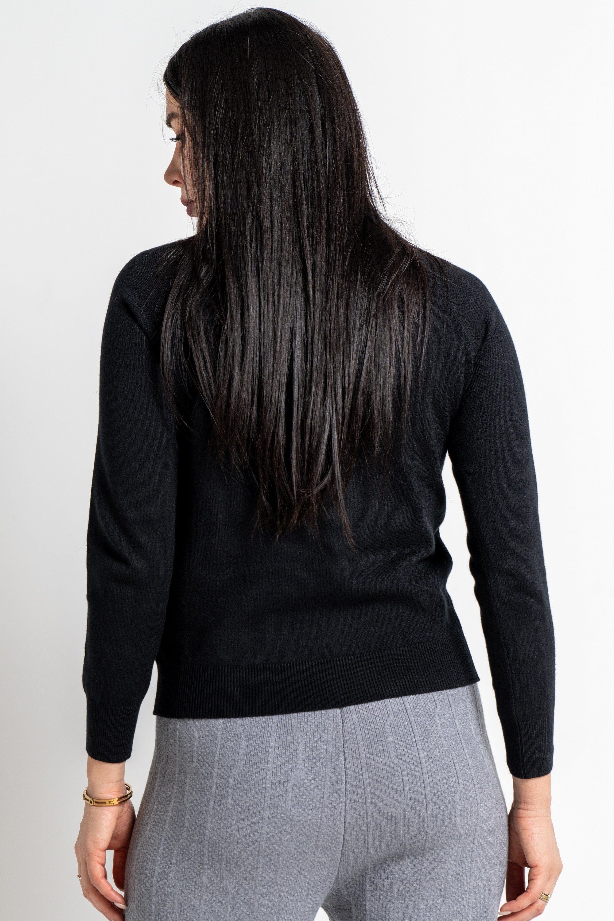 نتشي بلوزة بأكمام طويلة سادة برقبة مرتفعة