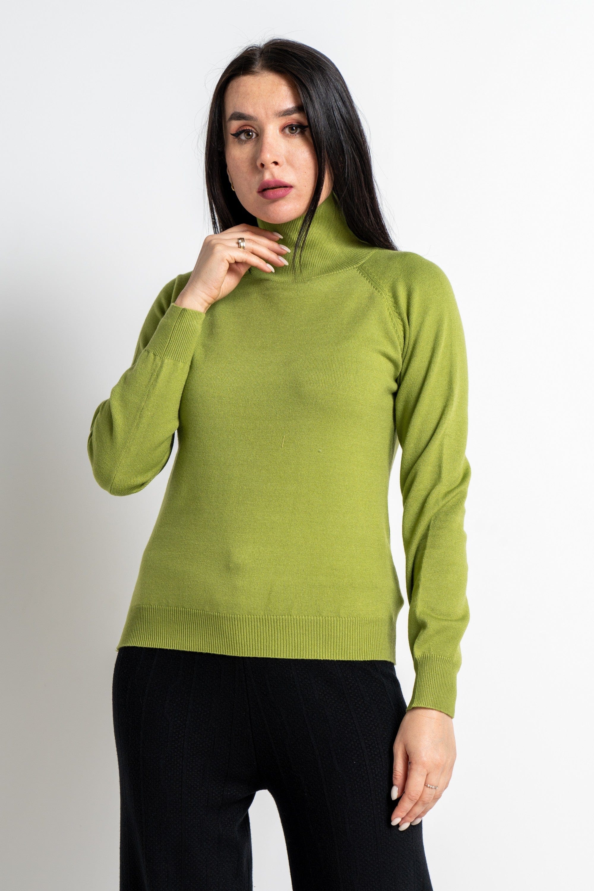 نتشي بلوزة بأكمام طويلة سادة برقبة مرتفعة