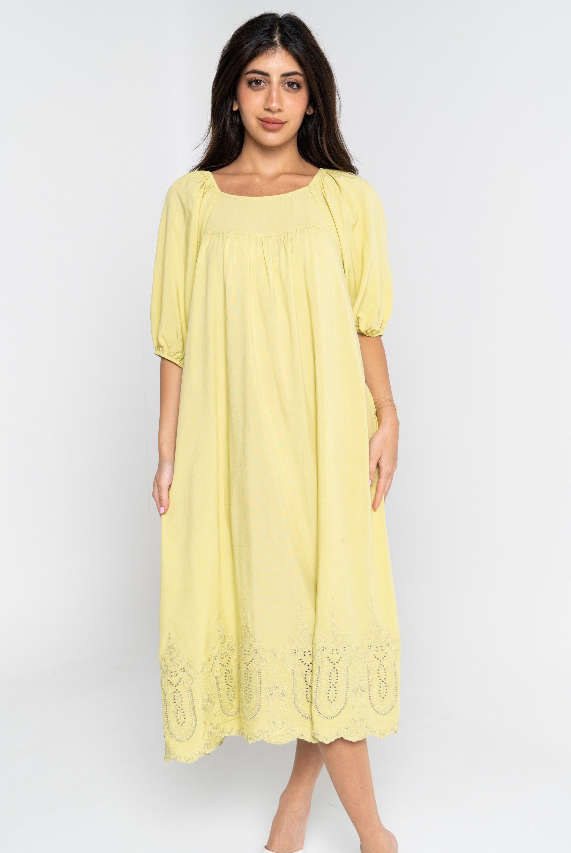 نتشي فستان ميدي 3/4 كم سادة برقبة دائرية