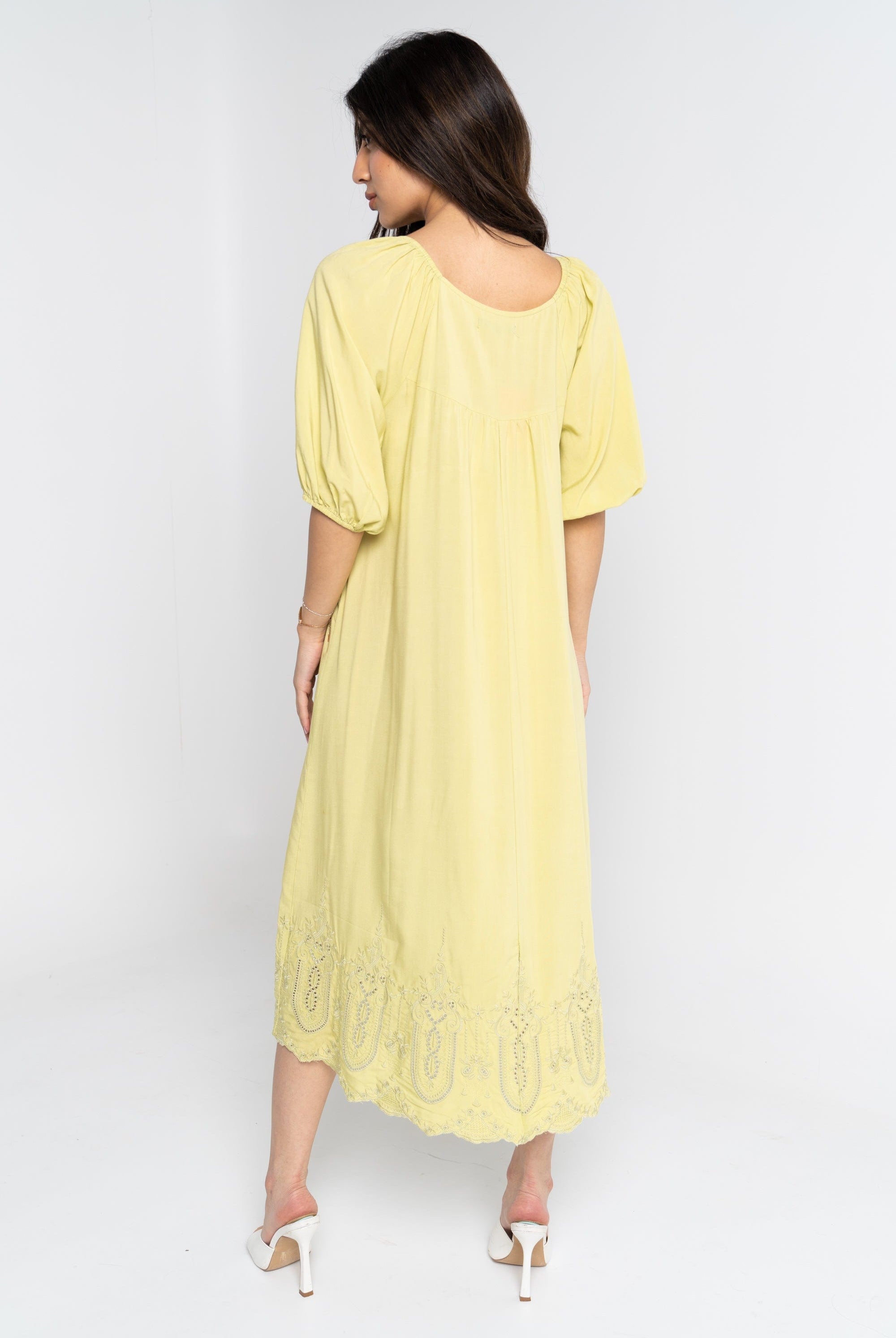 نتشي فستان ميدي 3/4 كم سادة برقبة دائرية