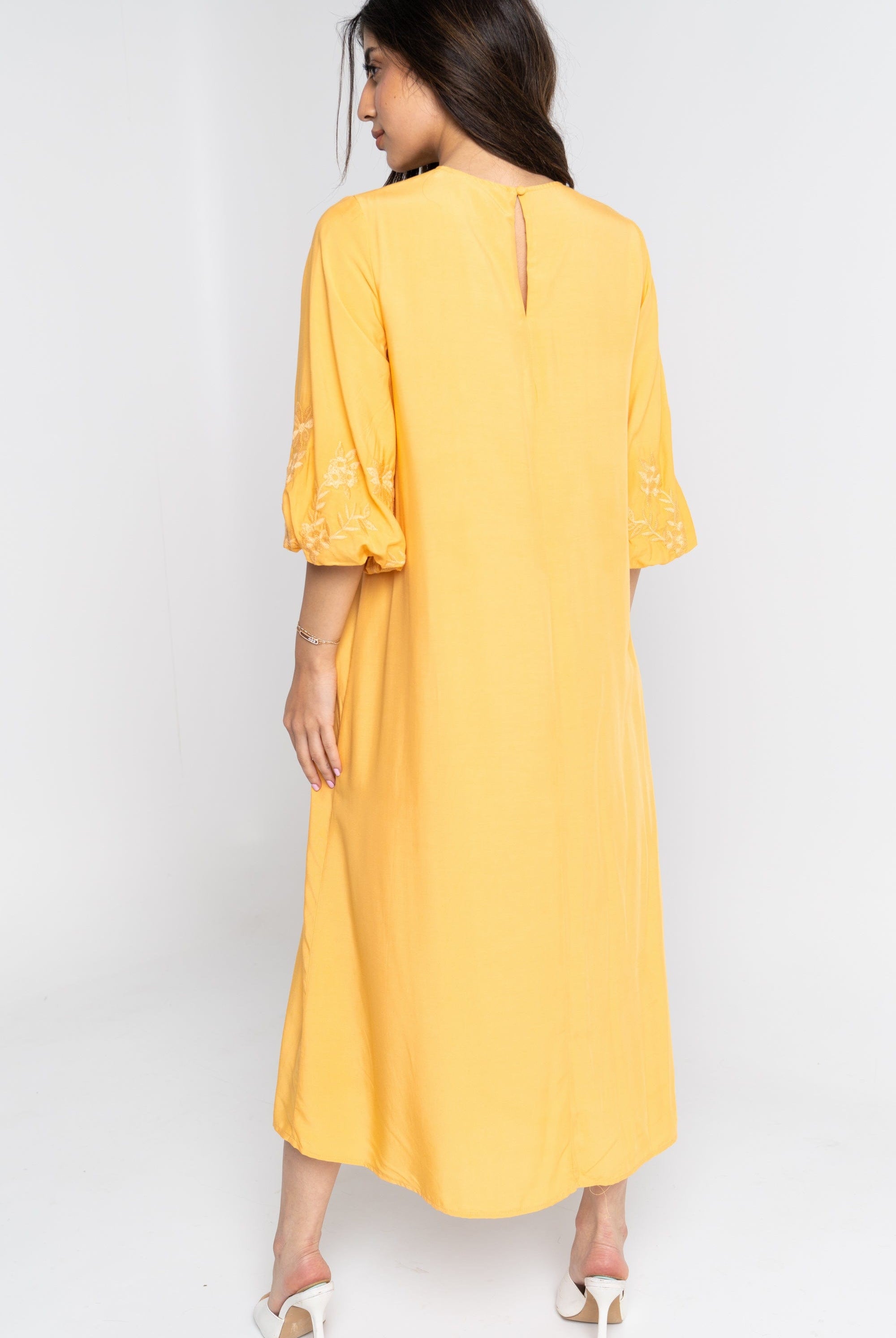 نتشي فستان ميدي 3/4 كم سادة واسع