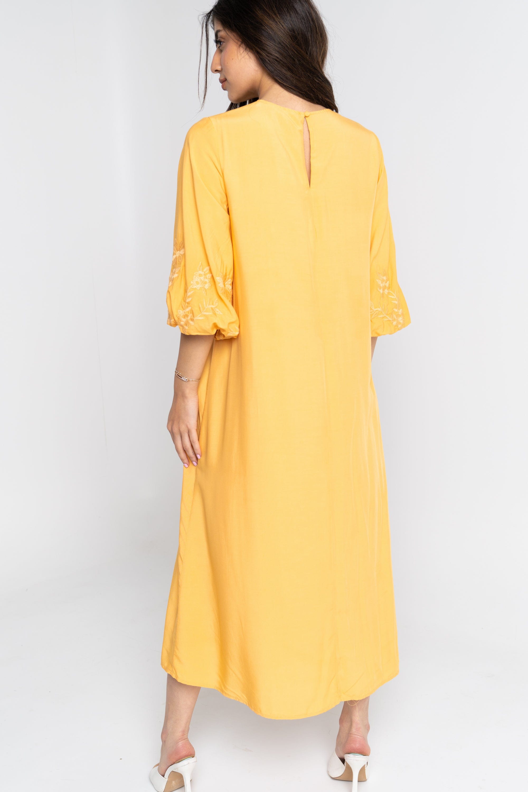 نتشي فستان ميدي 3/4 كم سادة واسع