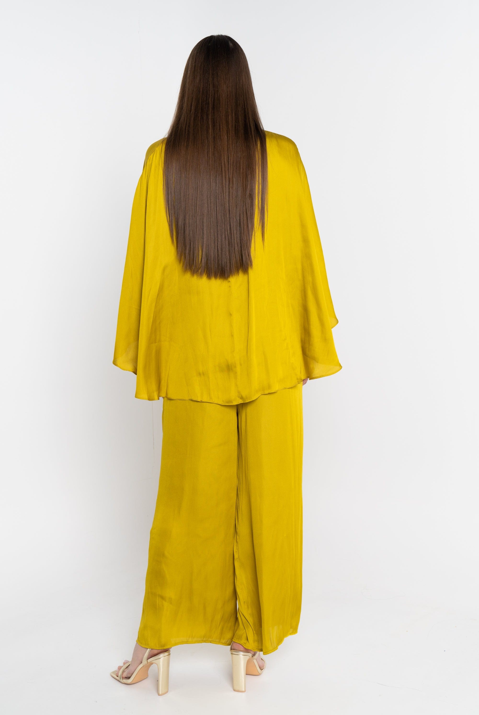 نتشي سروال طويل واسع من الاسفل سادة