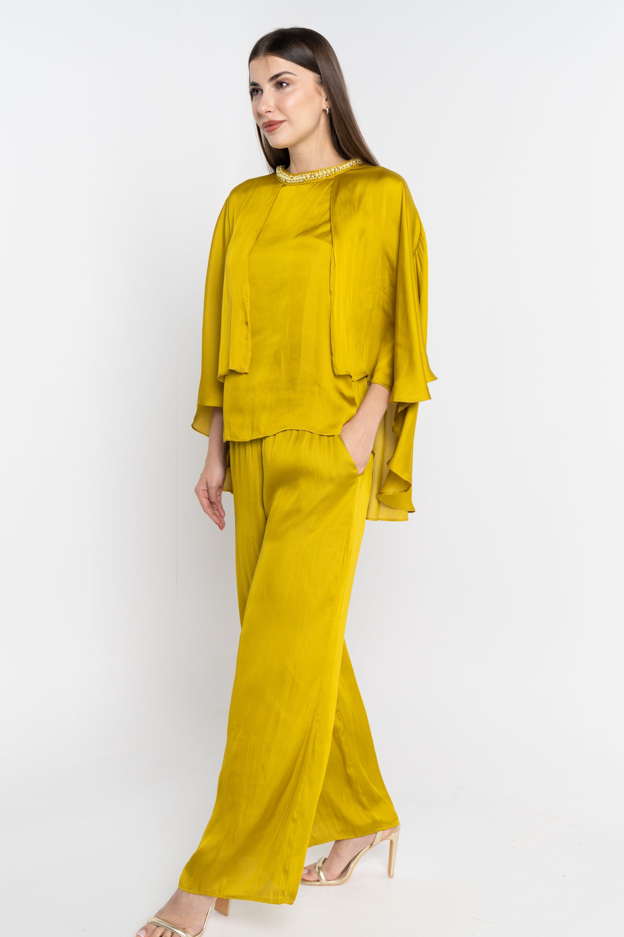 نتشي سروال طويل واسع من الاسفل سادة