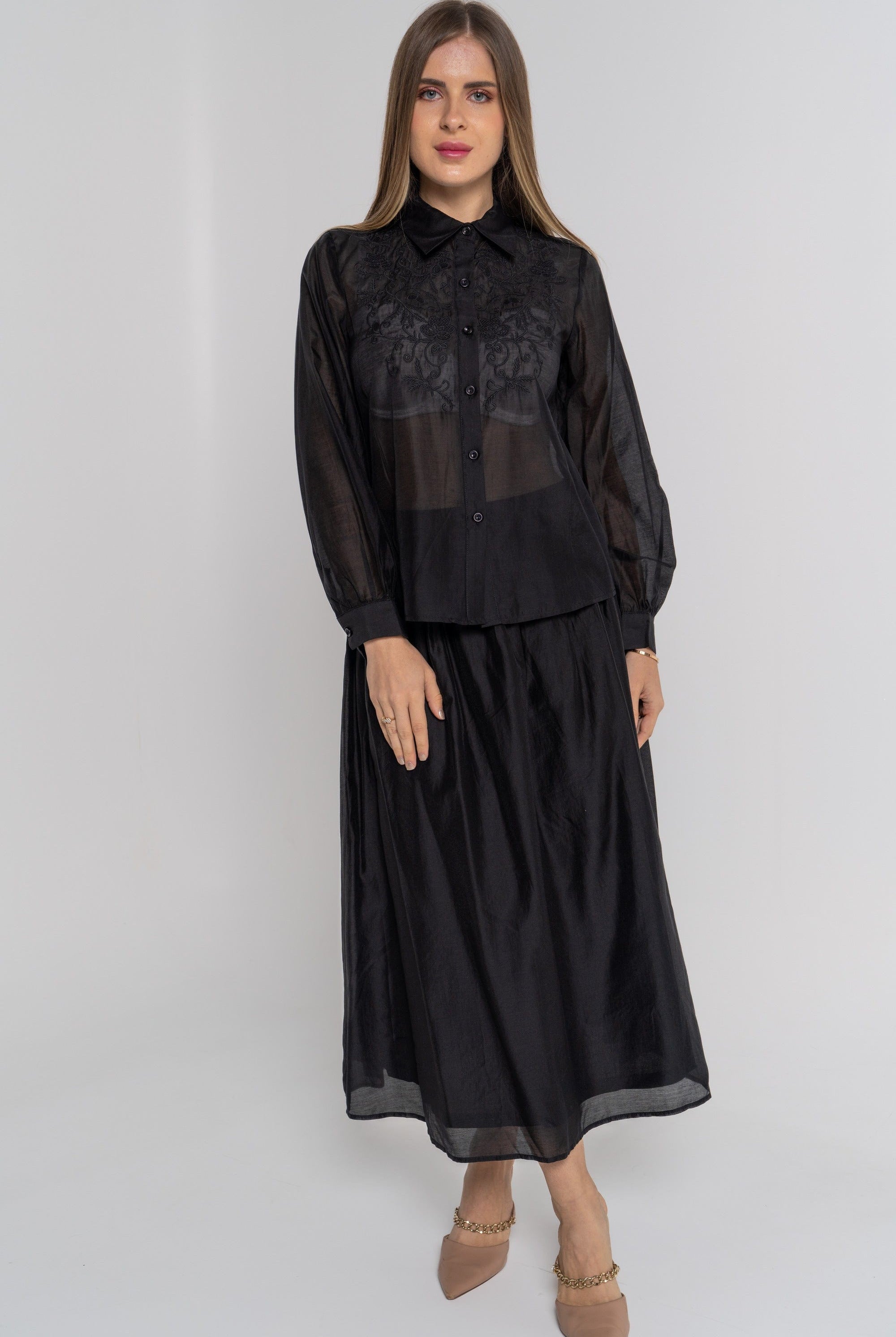 نتشي قميص نسائي شفاف بتطريز على الصدر بأكمام طويلة