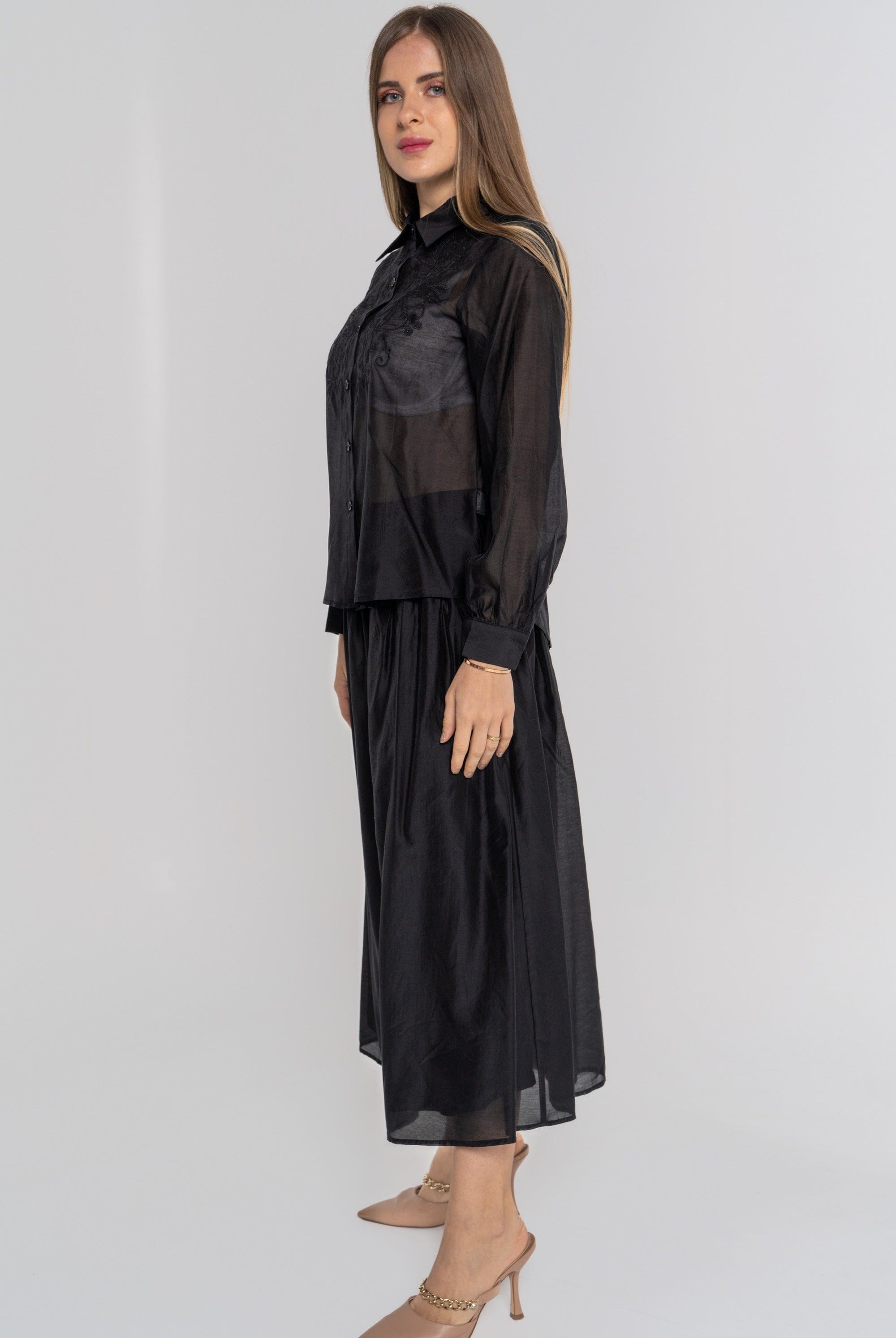 نتشي تنورة سادة واسعة ميدي