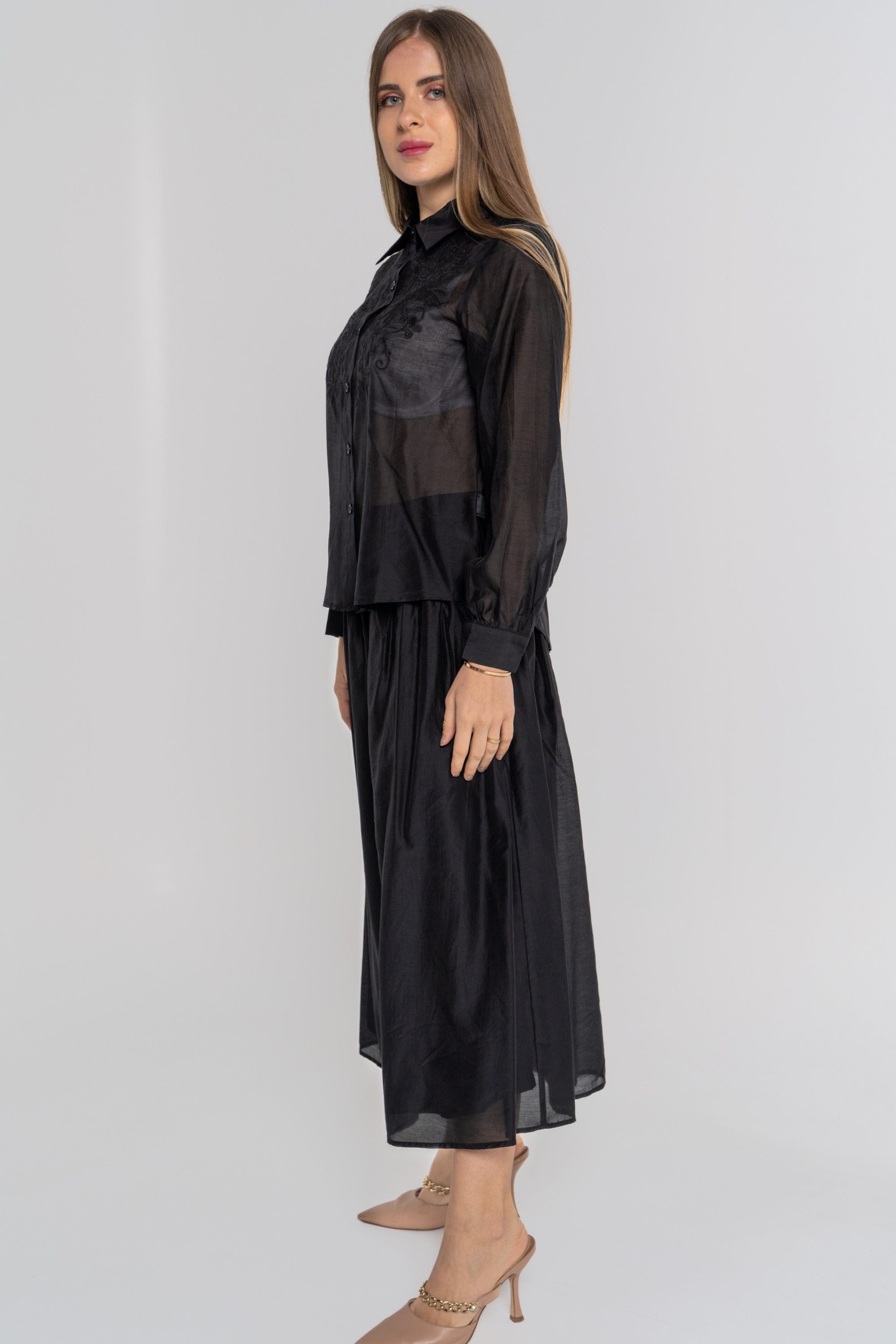 نتشي تنورة سادة واسعة ميدي