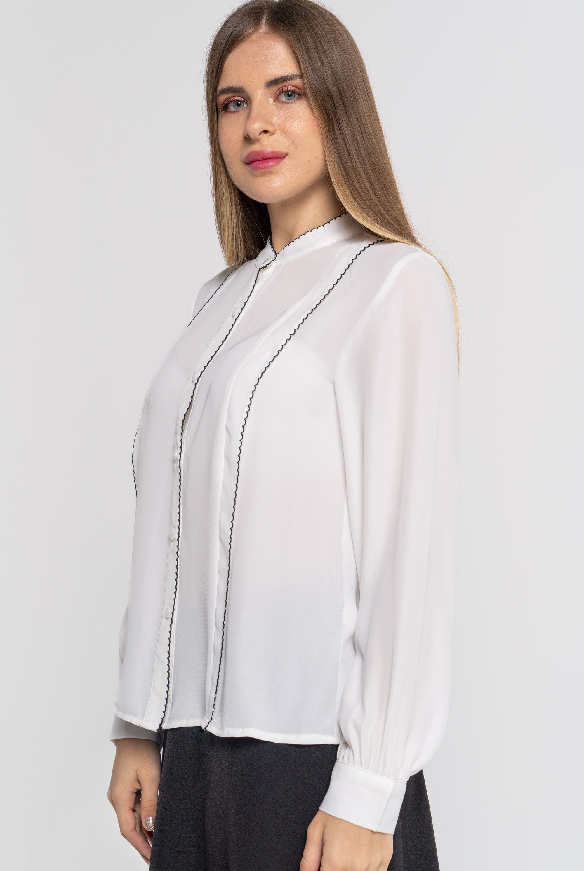 نتشي بلوزة سادة بخطوط واسعة كم طويل