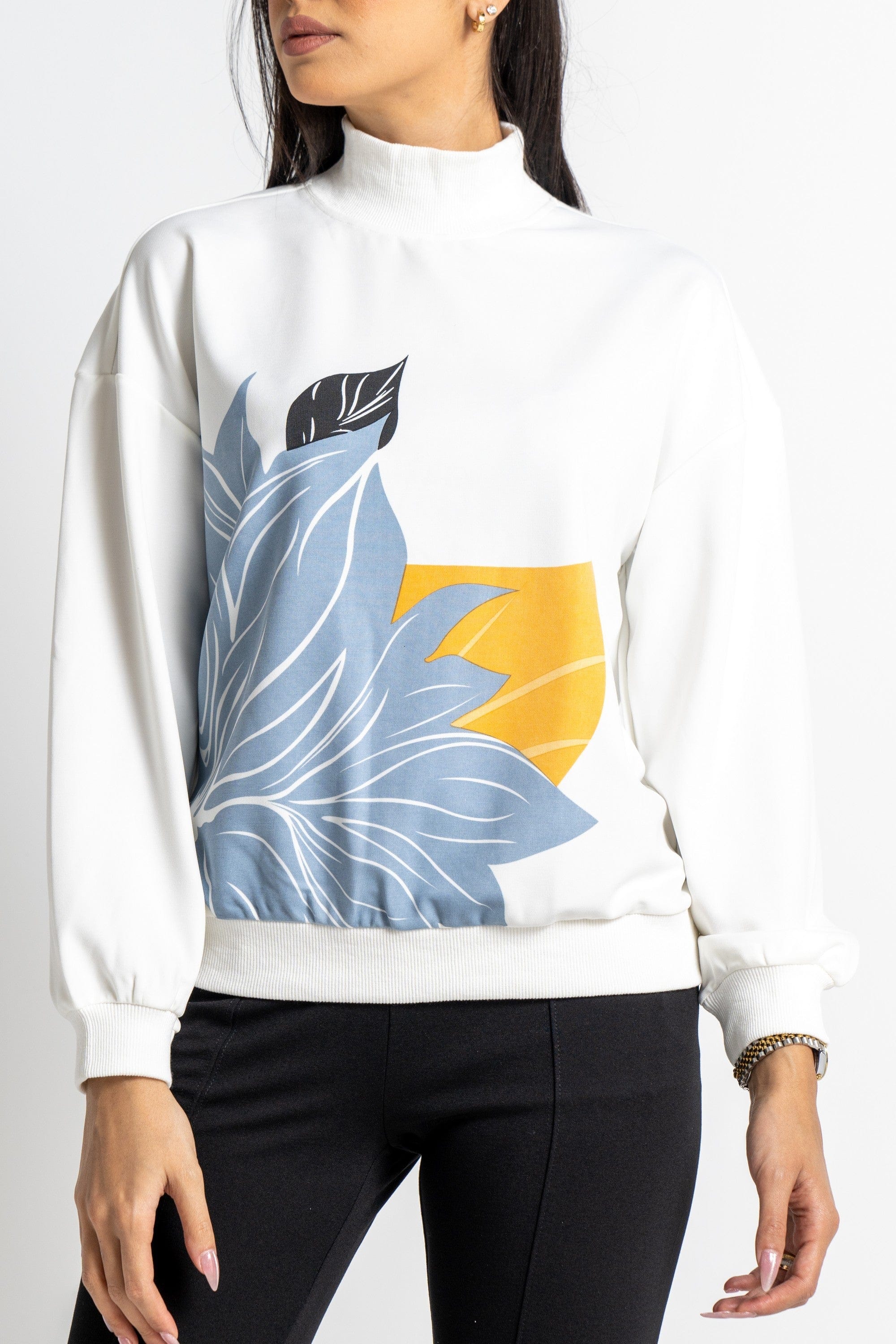 نتشي بلوزة بأكمام طويلة بطبعة مشجرة