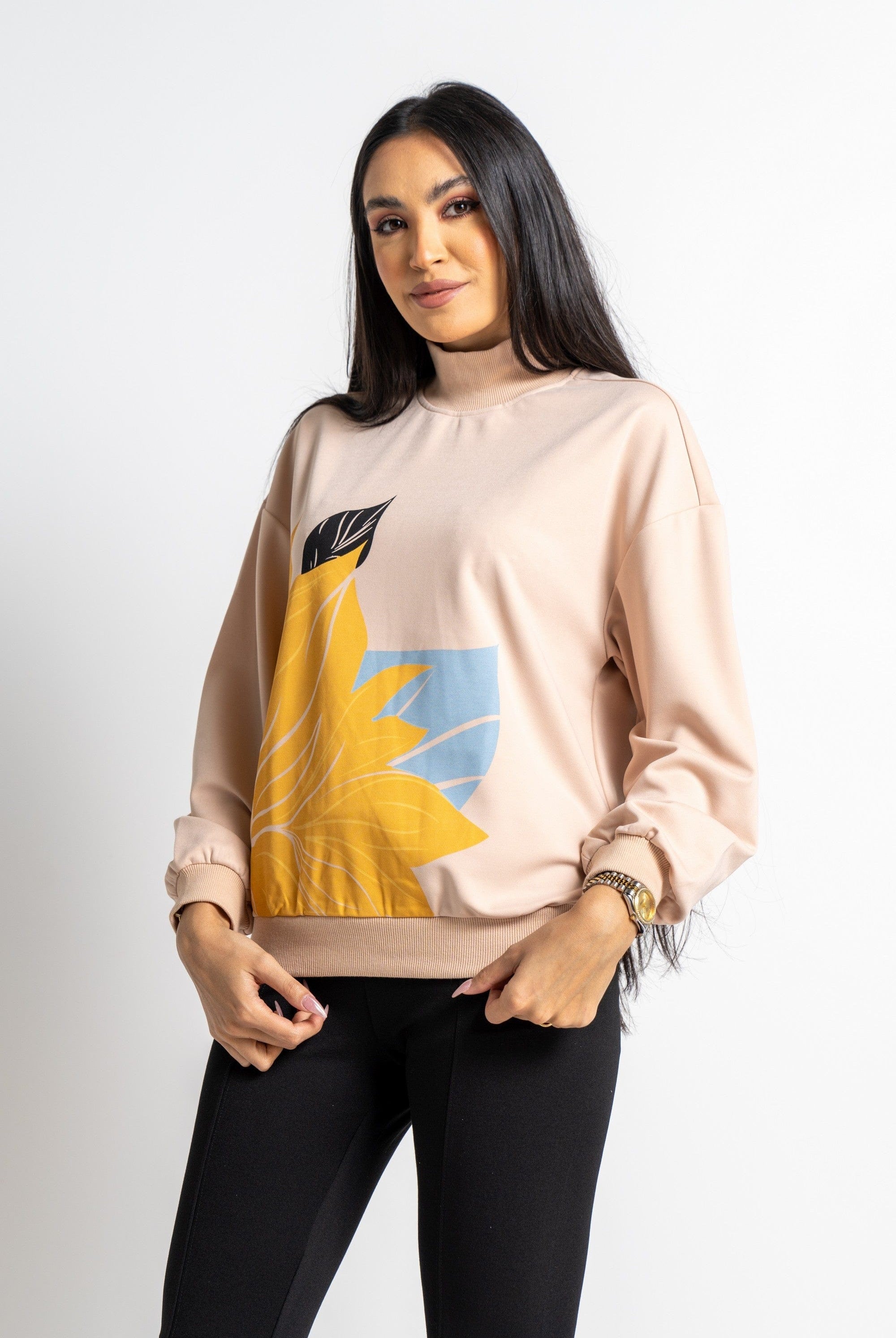 نتشي بلوزة بأكمام طويلة بطبعة مشجرة