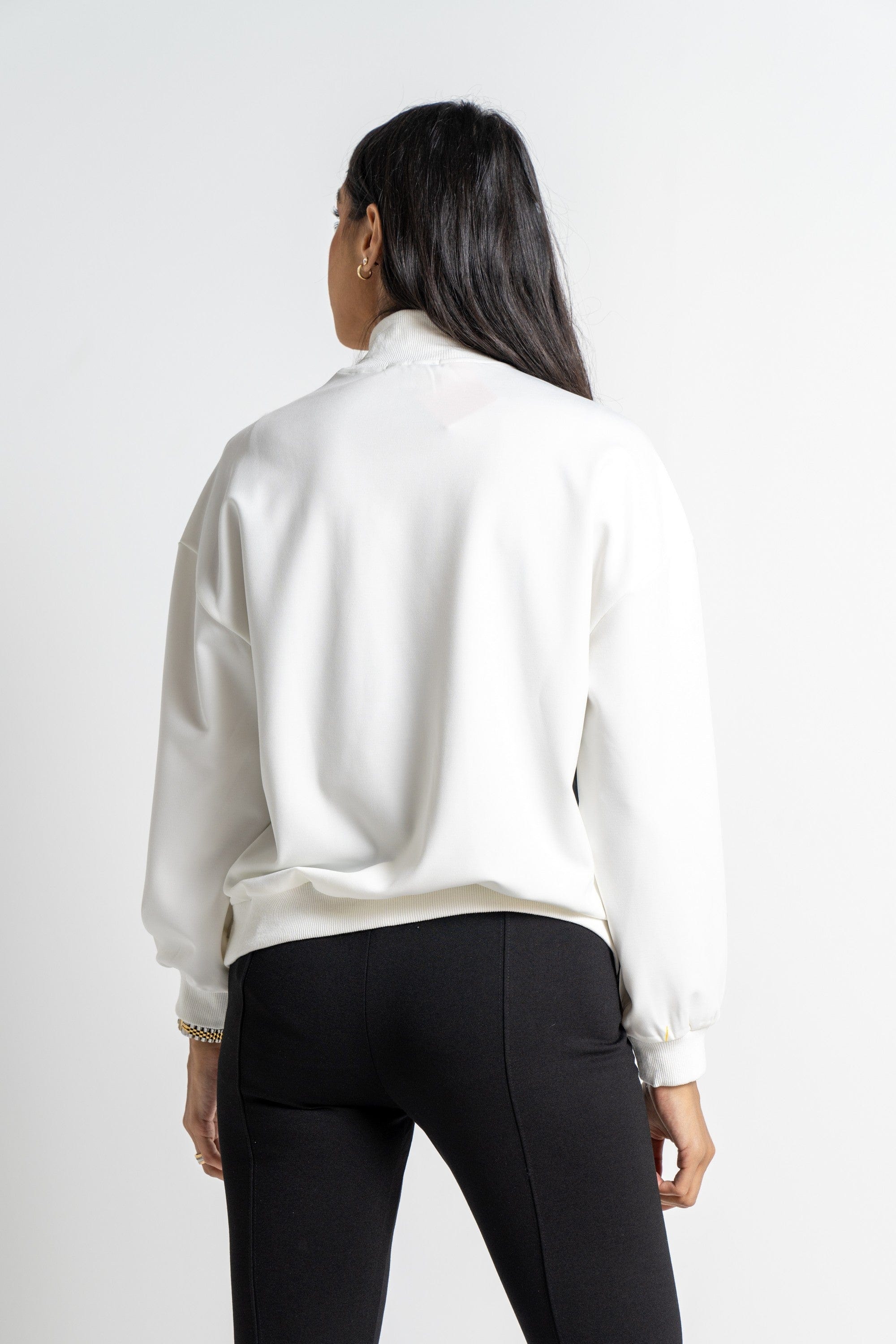 نتشي بلوزة بأكمام طويلة بطبعة مشجرة