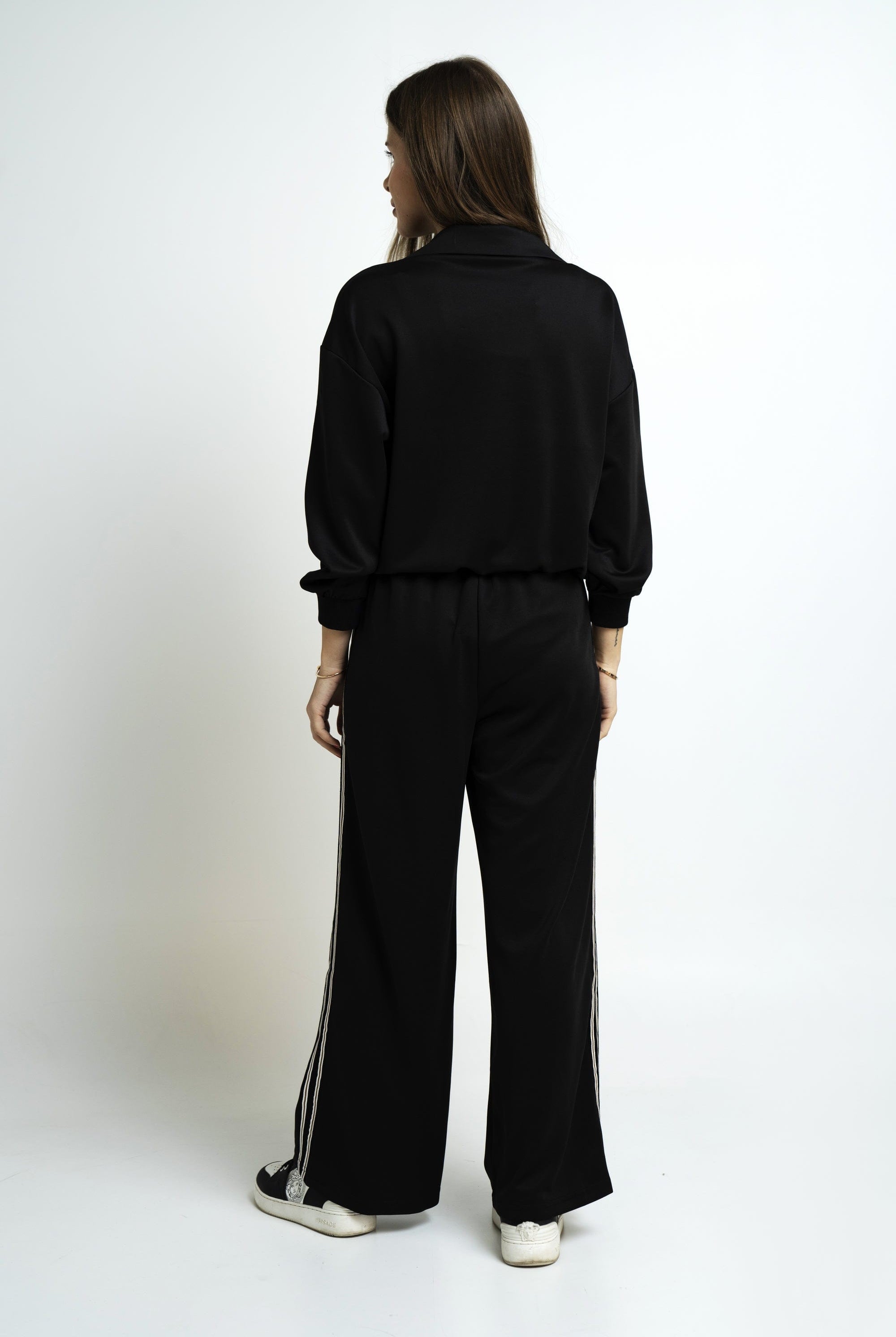 نتشي بلوفر سادة بسبعة مخططة كم طويل نسائي