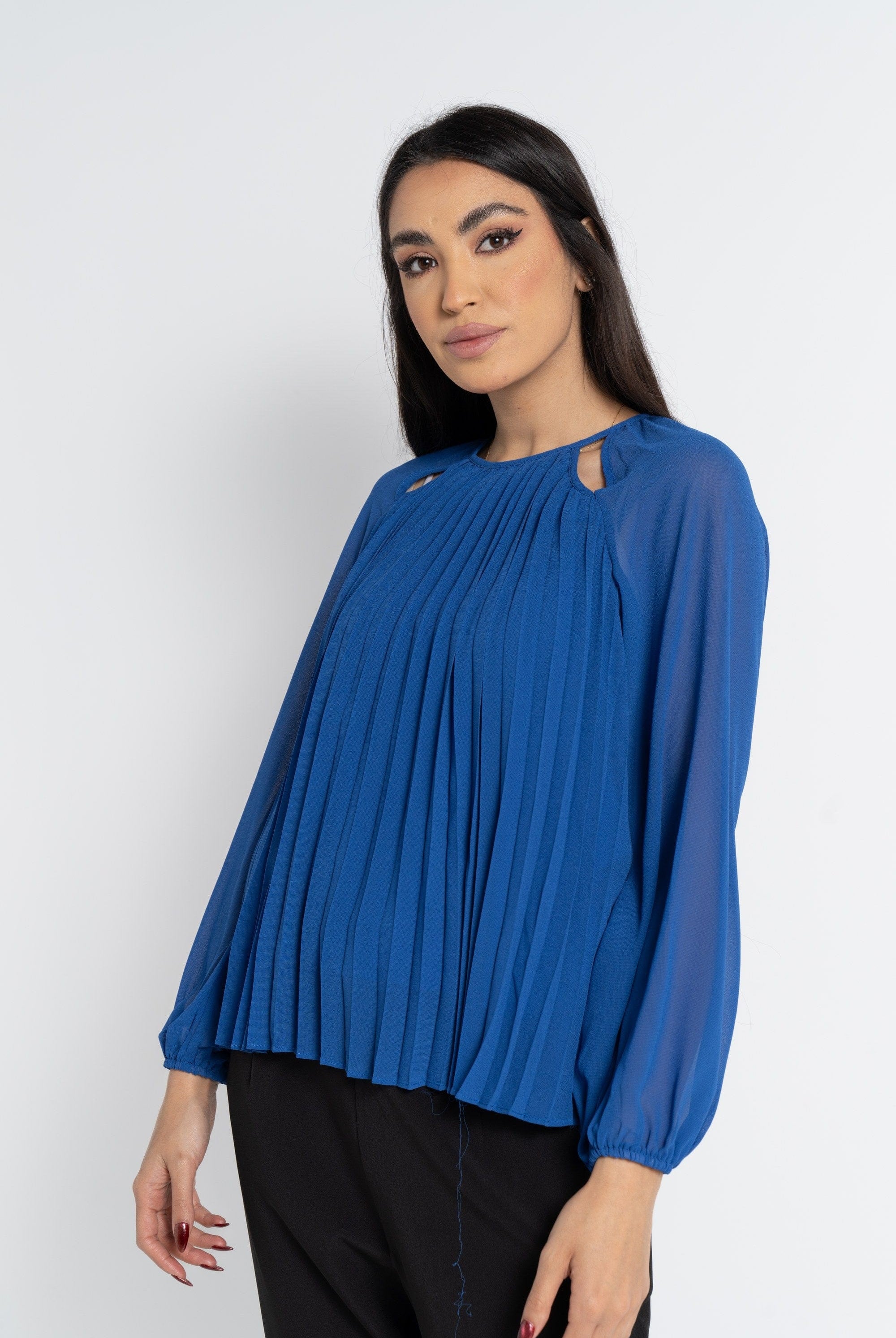 نتشي بلوزة بأكمام طويلة سادة بكسرات بفتحات نسائي