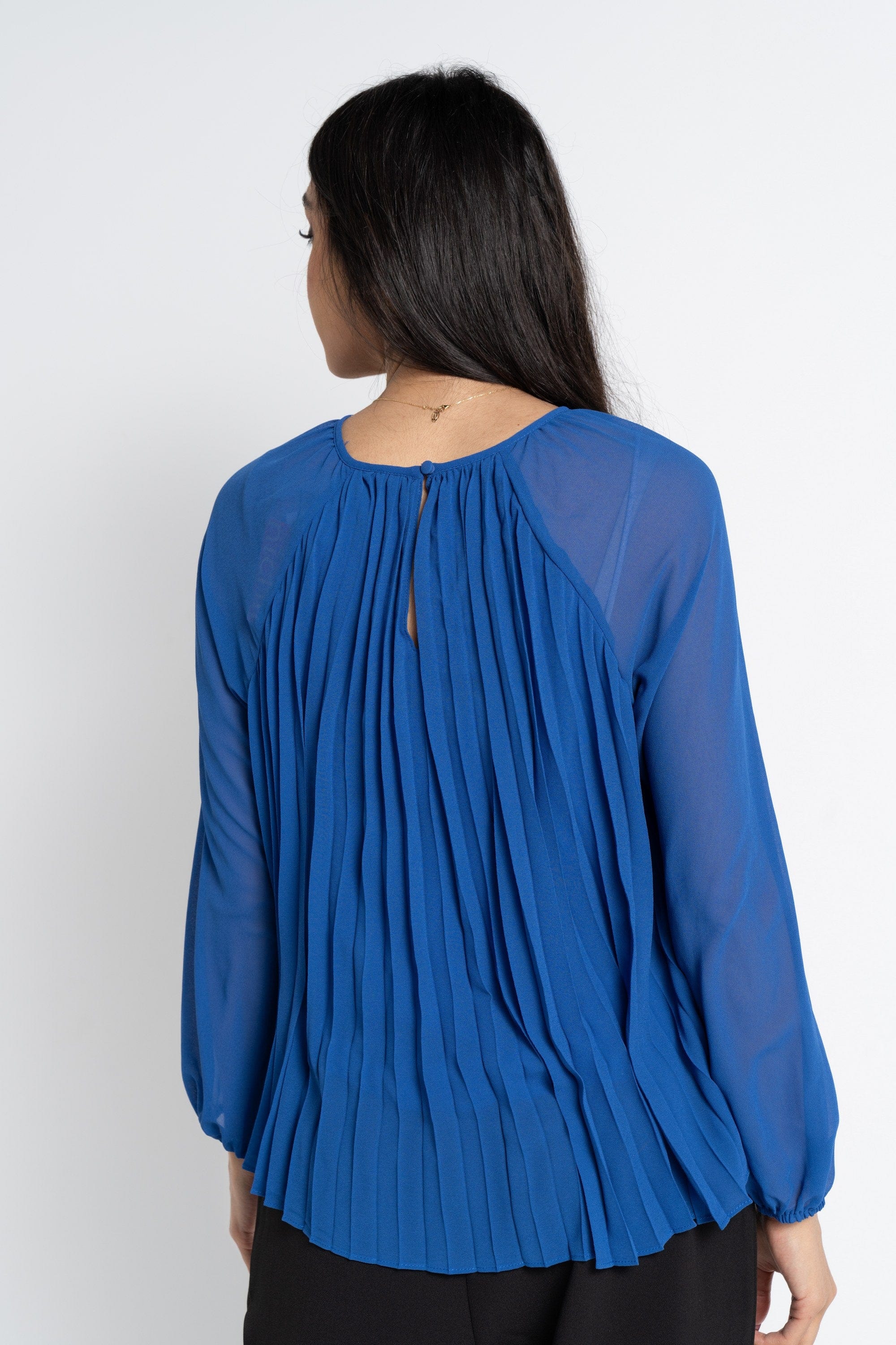 نتشي بلوزة بأكمام طويلة سادة بكسرات بفتحات نسائي