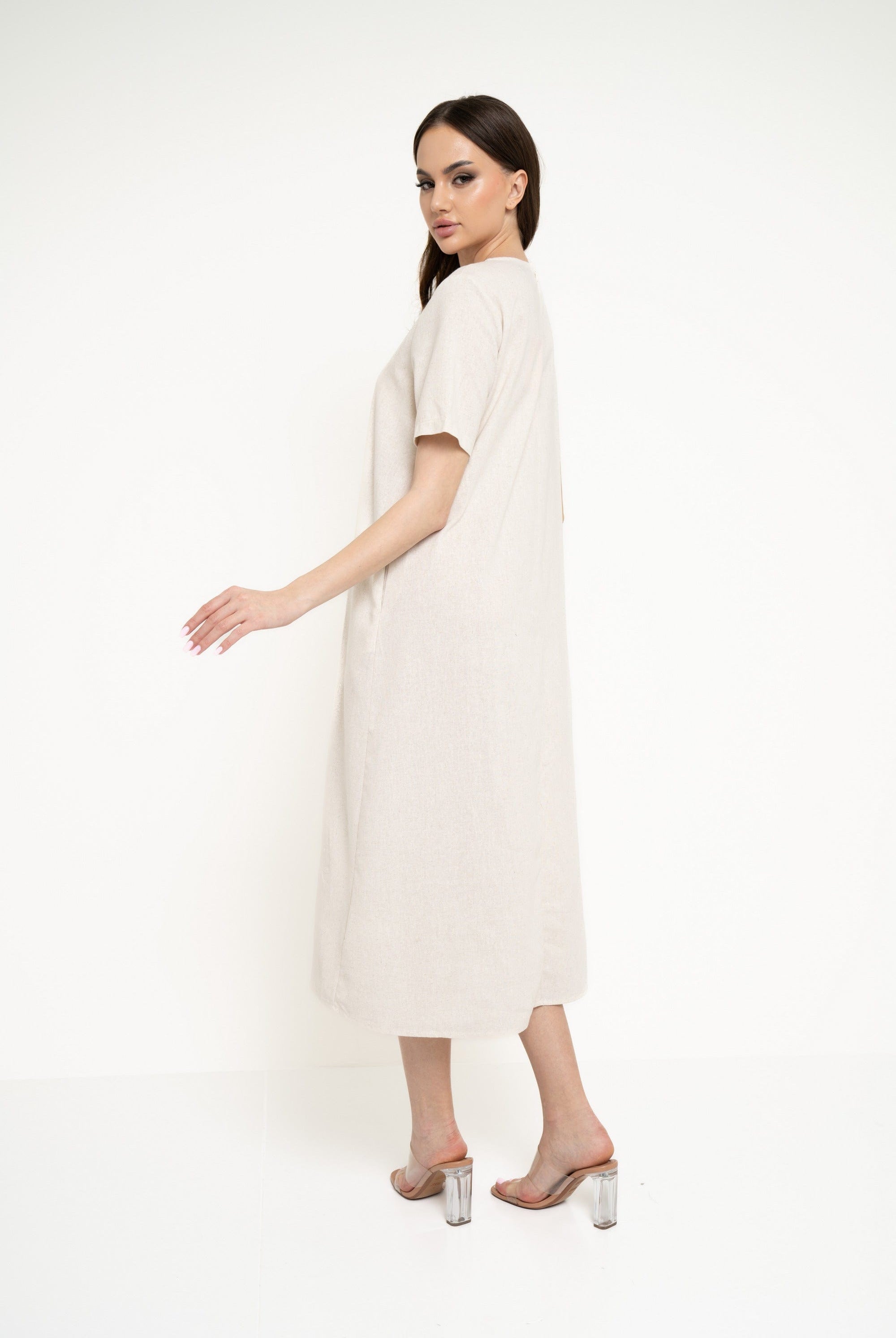 نتشي فستان ميدي سادة نص كم نسائي