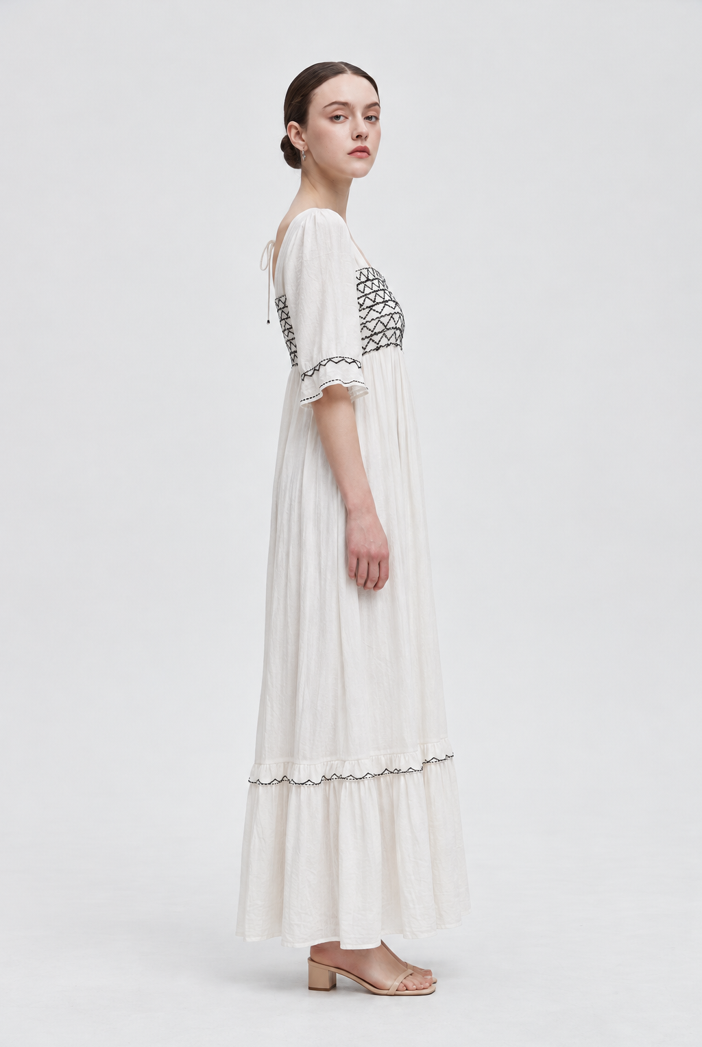 IY520S251EB off_white side - model alice