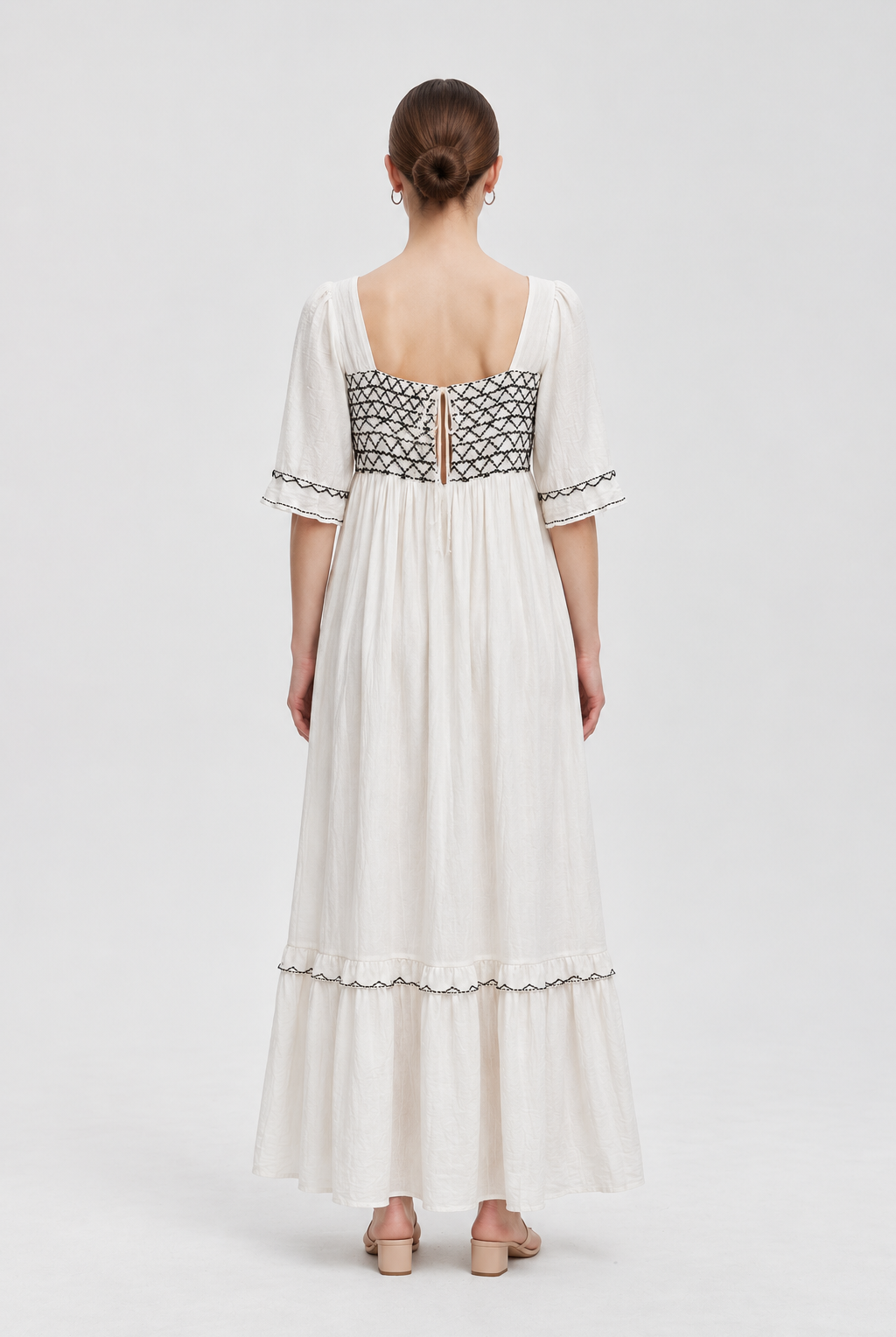 IY520S251EB off_white back - model alice