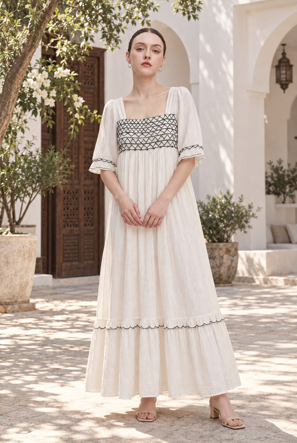 IY520S251EB off_white lifestyle - model alice