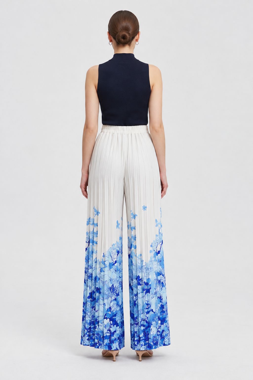 IYE311S261CZ blue_floral back - model alice