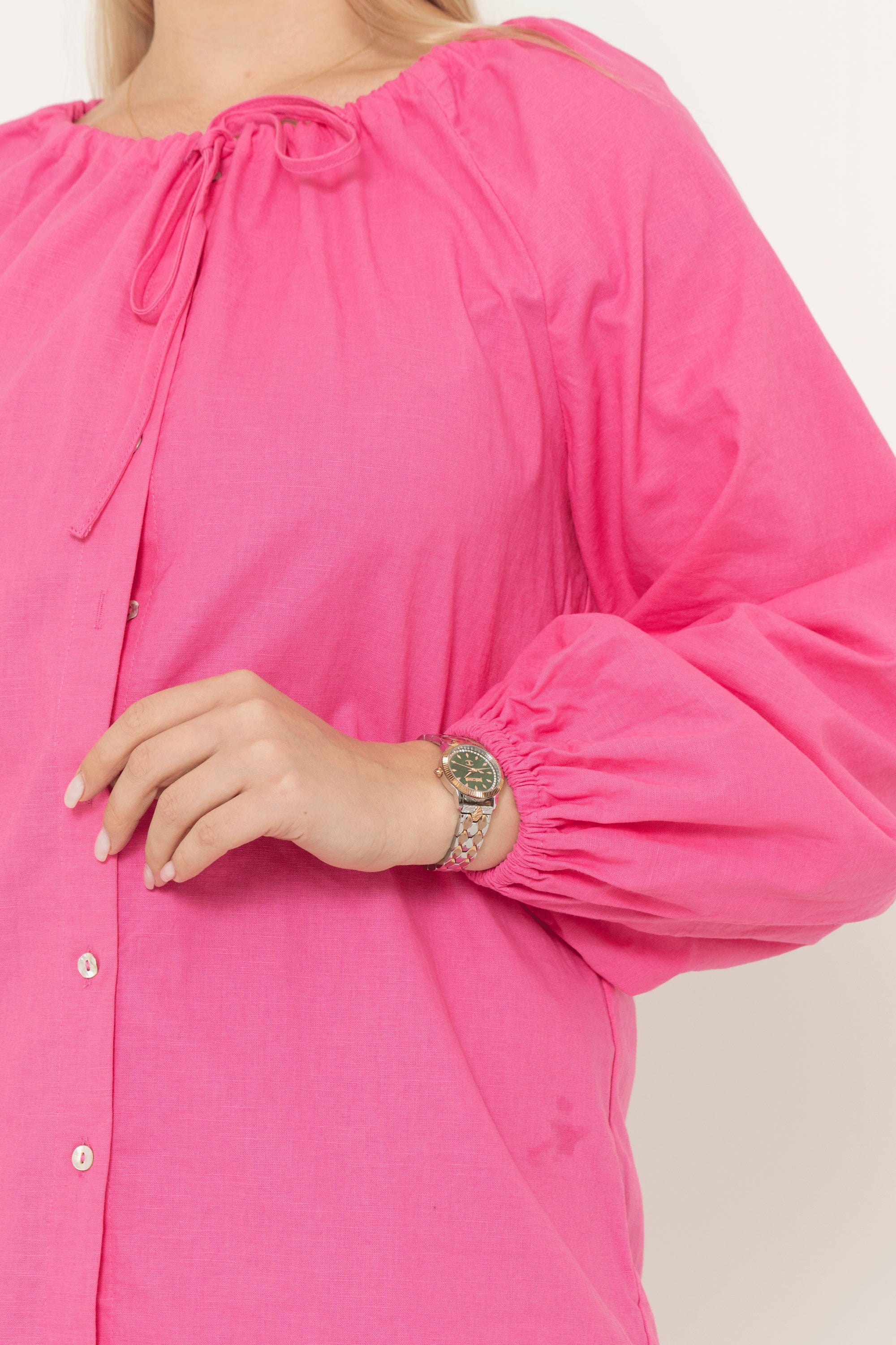 يولا بلوزة سادة برقبة دائرية كم طويل نسائي