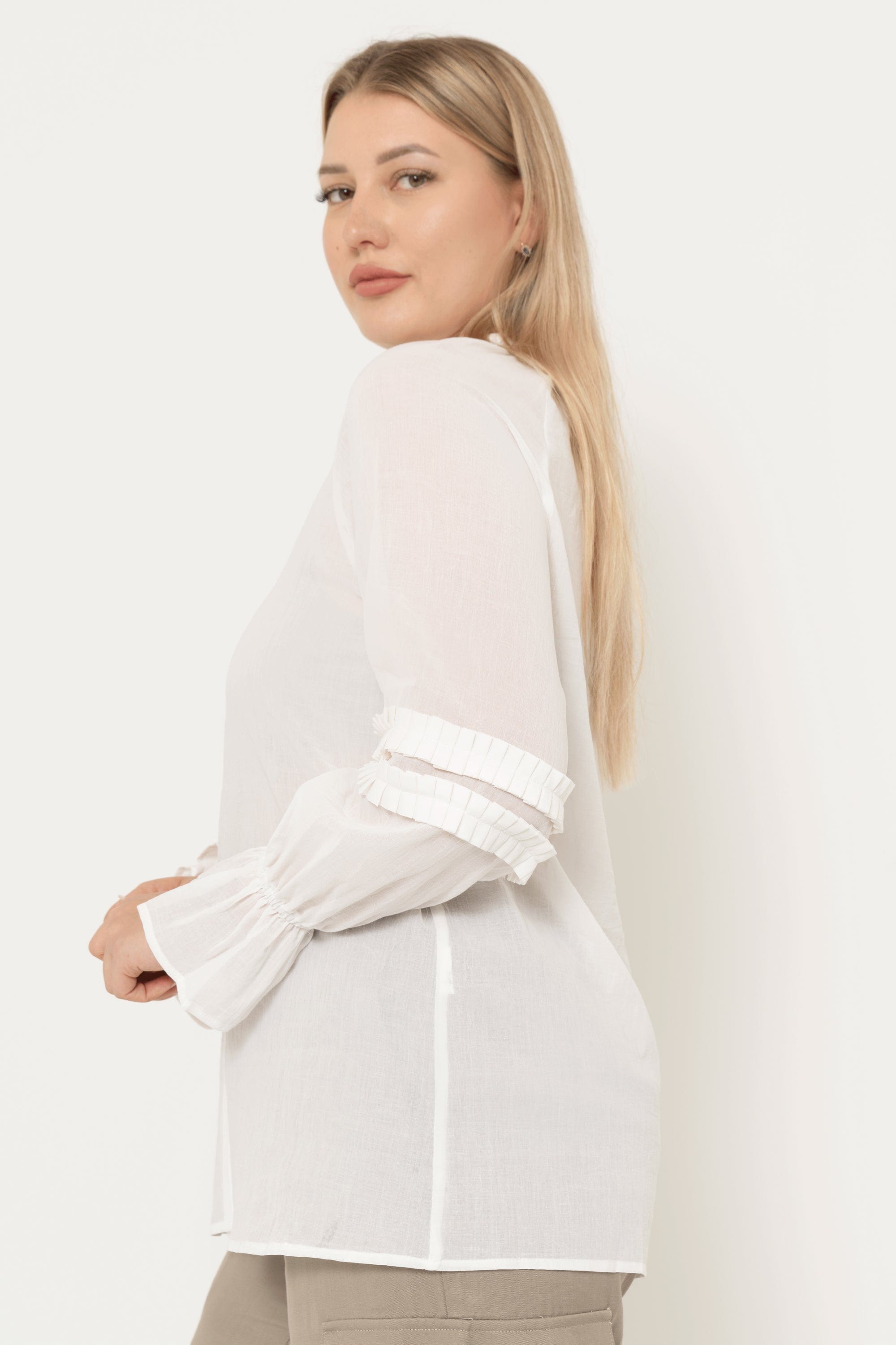 يولا بلوزة سادة بأزرار أمامية كم طويل مكشكش نسائي