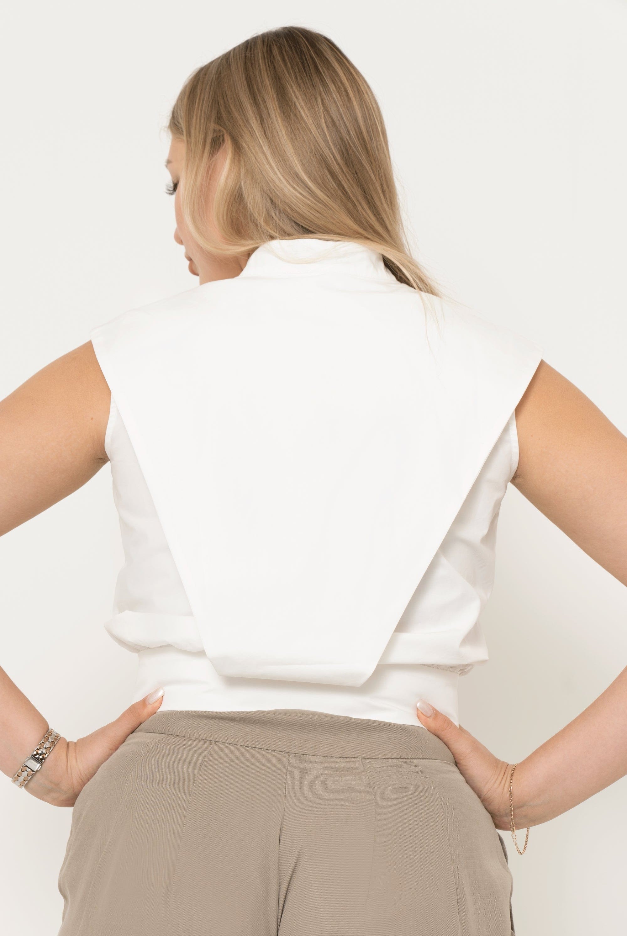 يولا بلوزة قصيرة بأزرار أمامية كت نسائي