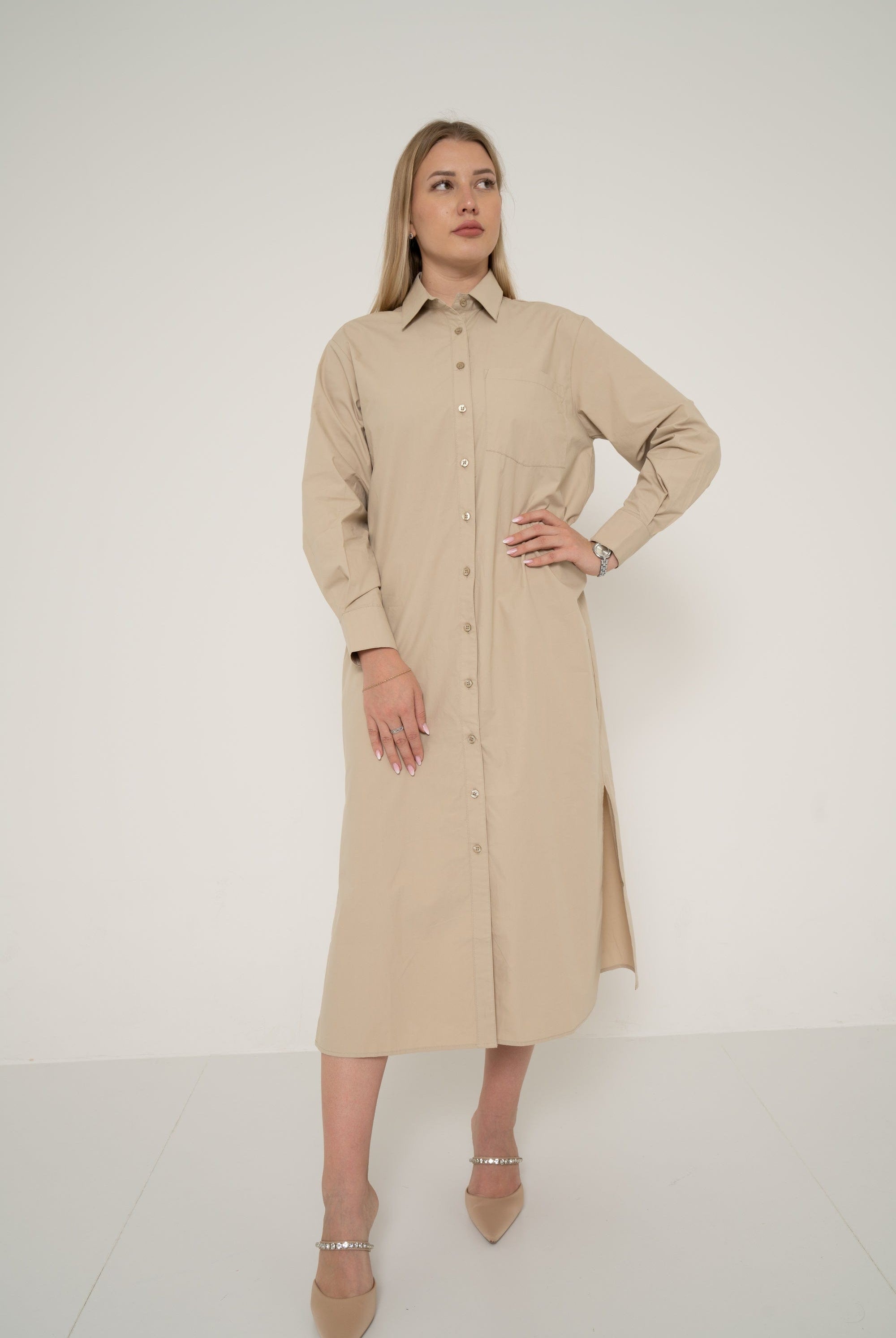 يولا فستان نسائي ميدي بياقة وأزرار امامية وفتحتين على الجنب