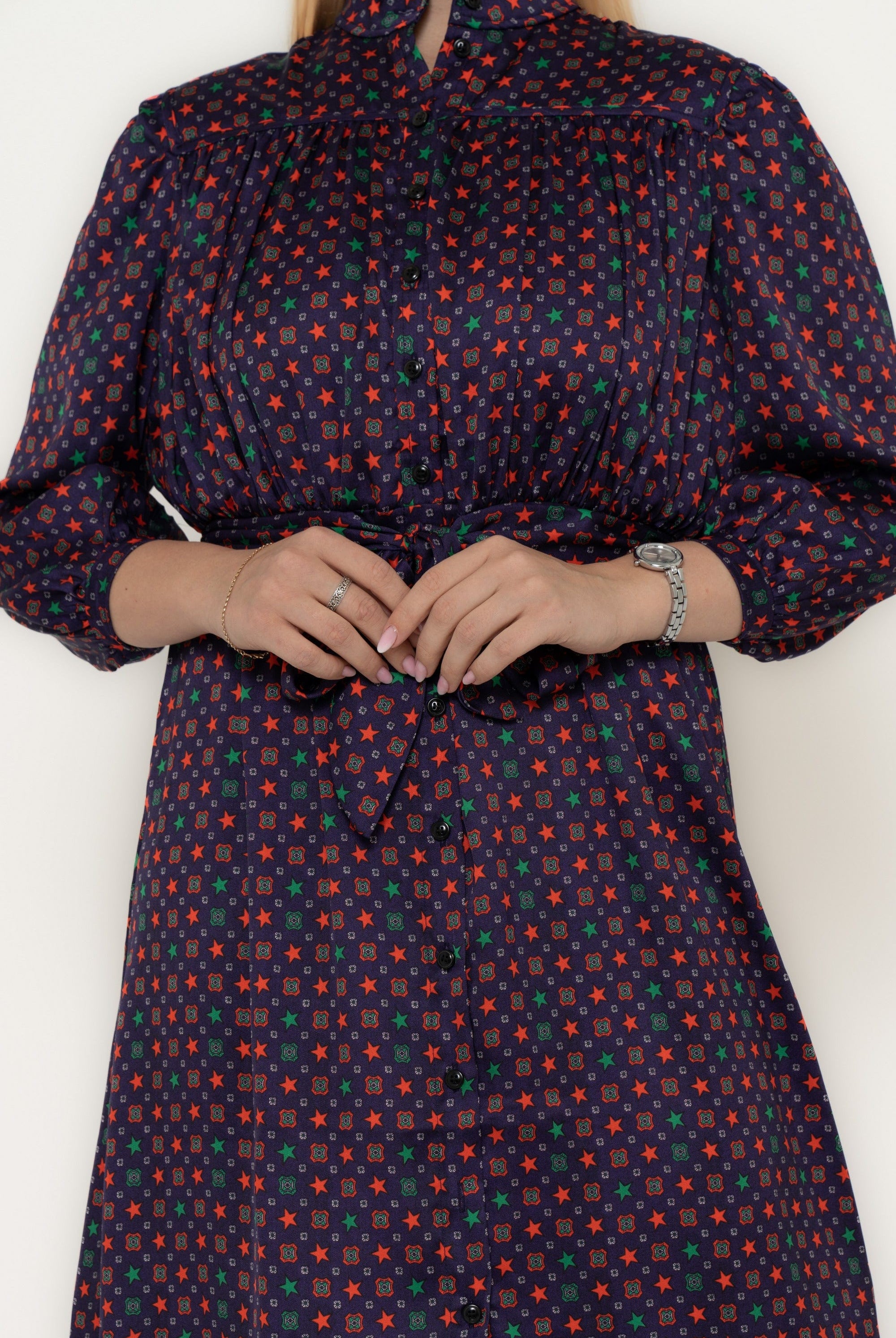 يولا فستان ميدي كم طويل برباط على الخصر منقط وقصة ديل كشكش