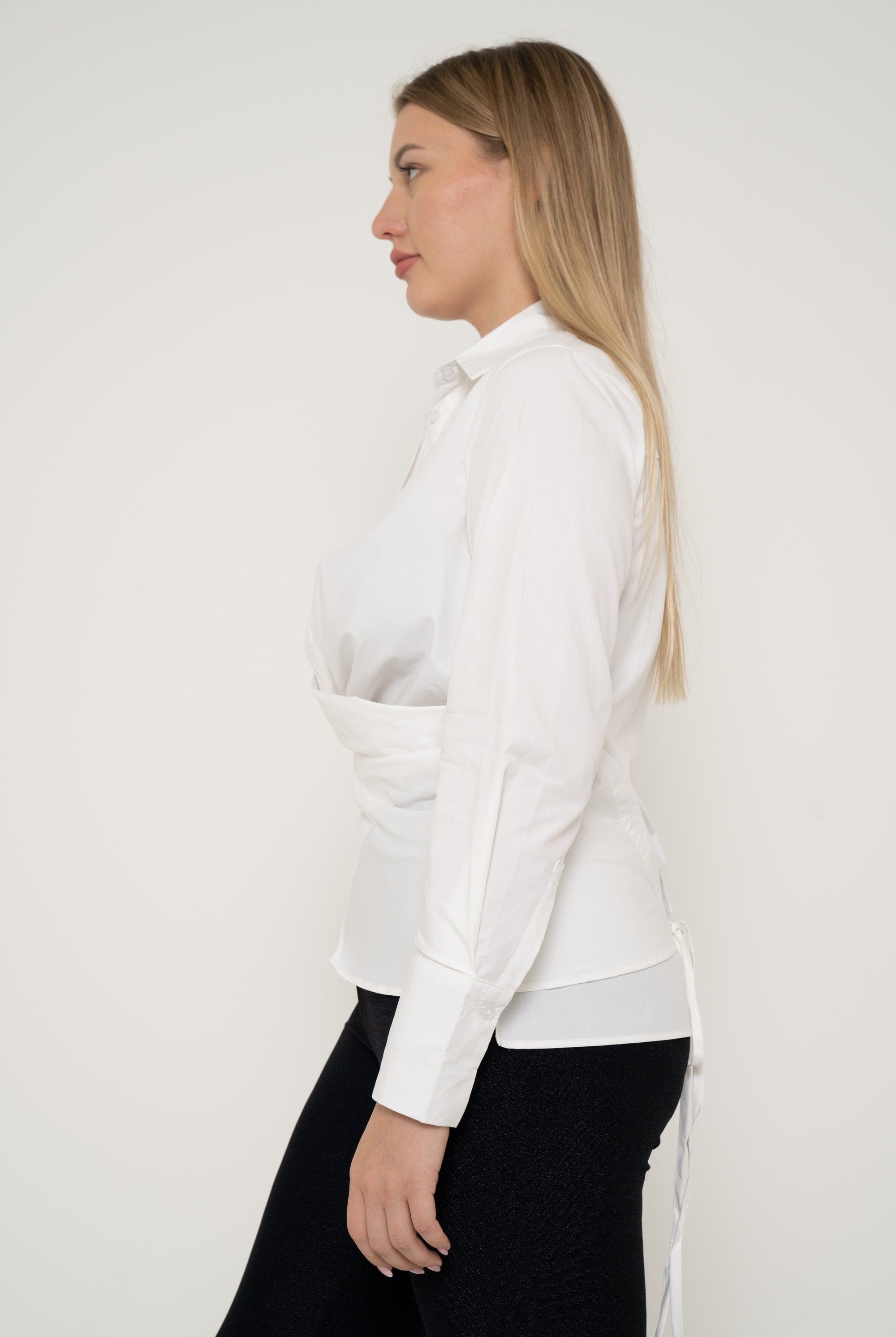 يولا بلوزة سادة نسائية بكم طويل وقصه لف على الخصر