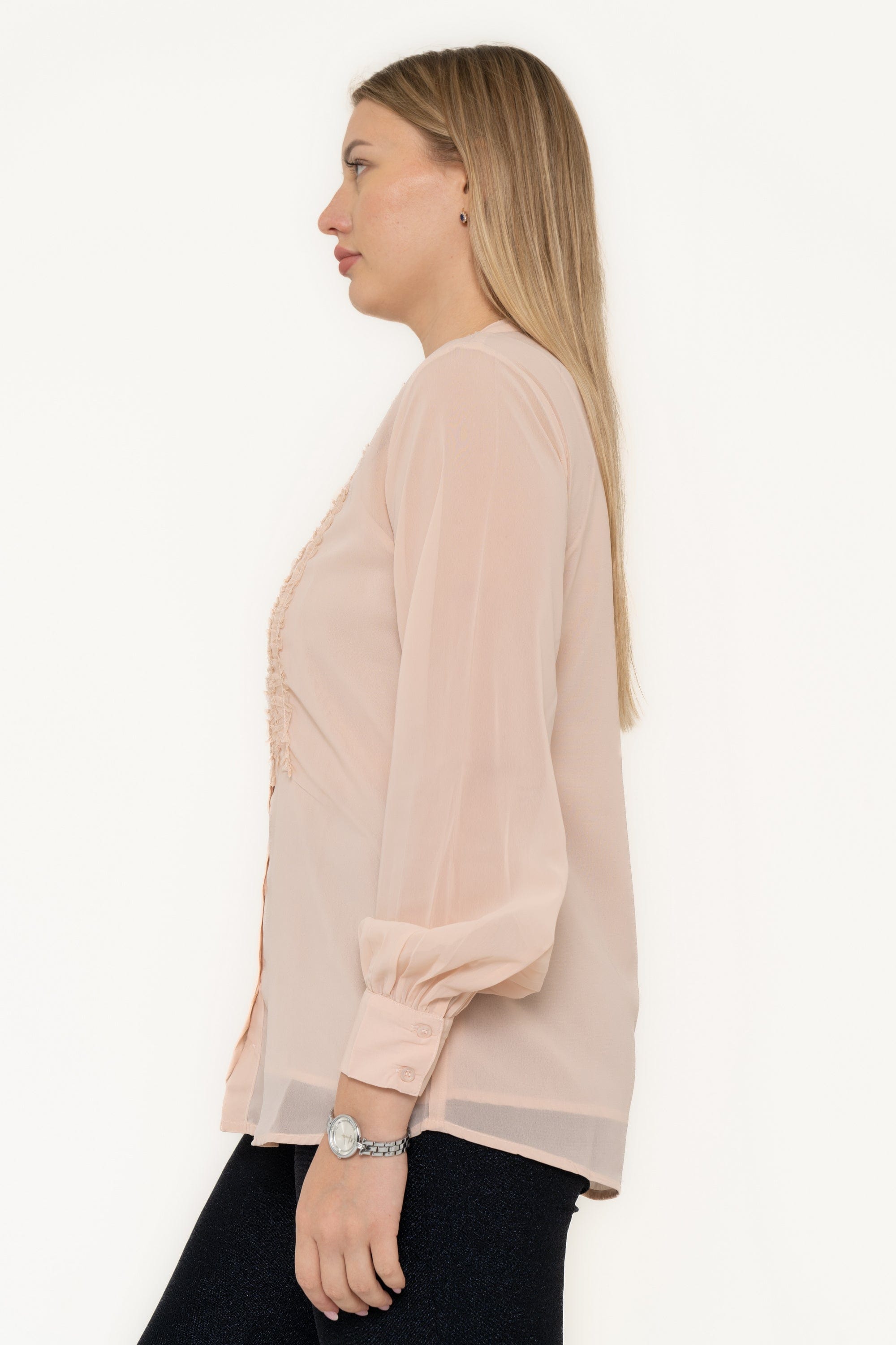 يولا بلوزة نسائية شيفون مطرزة من الامام وبأكمام طويلة