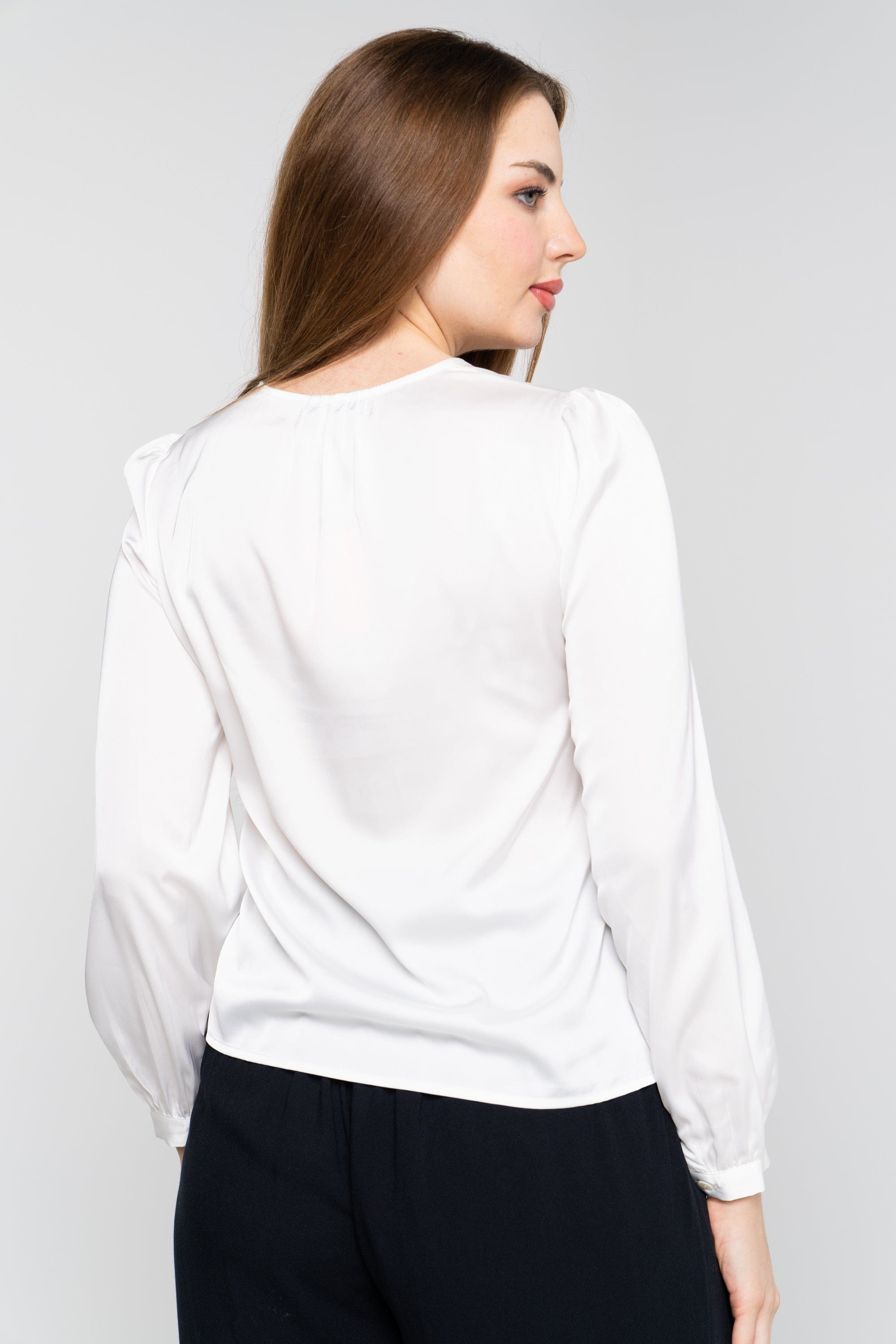 نتشي بلوزة سادة برباط على الصدر أكمام طويلة