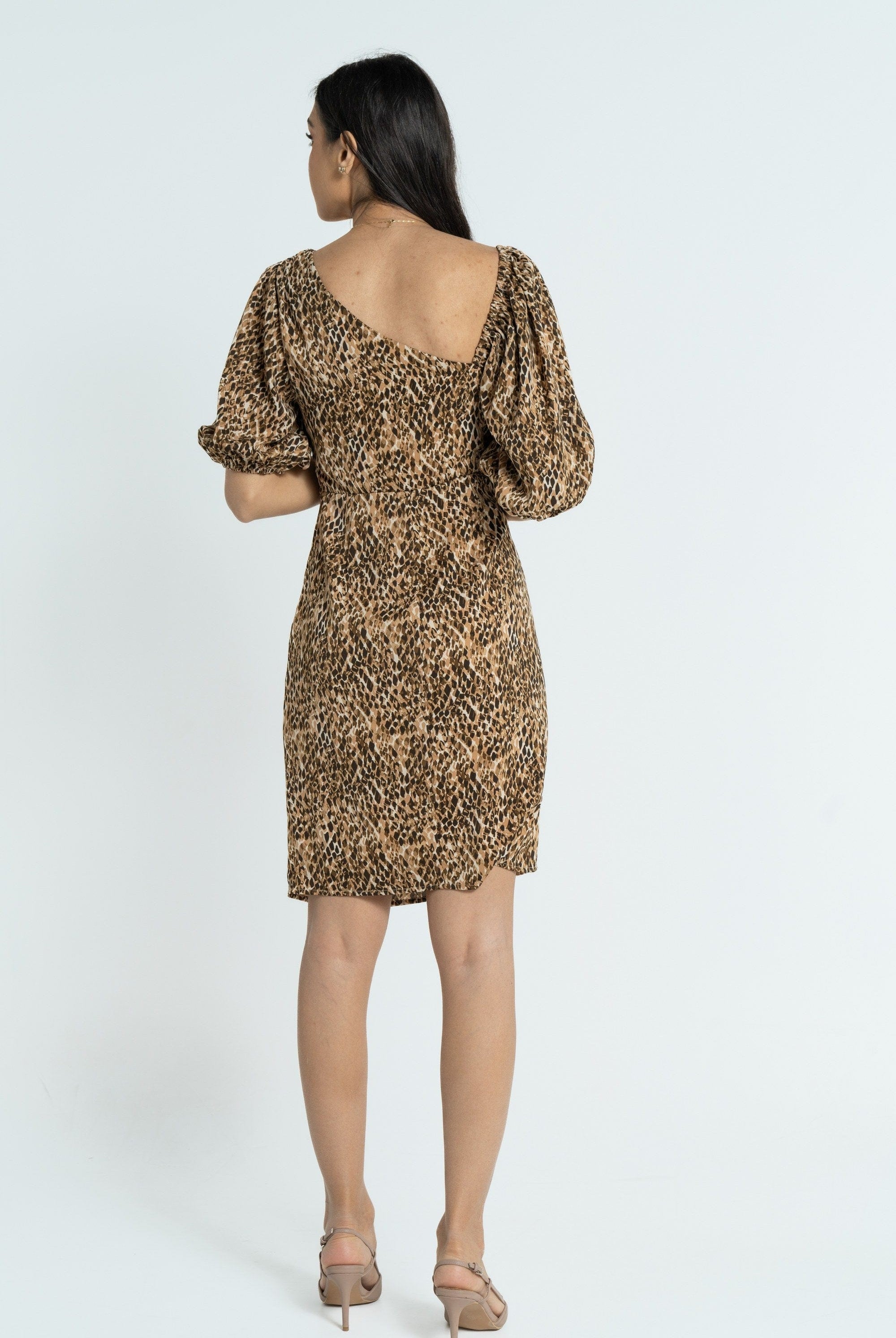 نتشي فستان قصير الأكمام بطول الركبة بنقشة تايقر