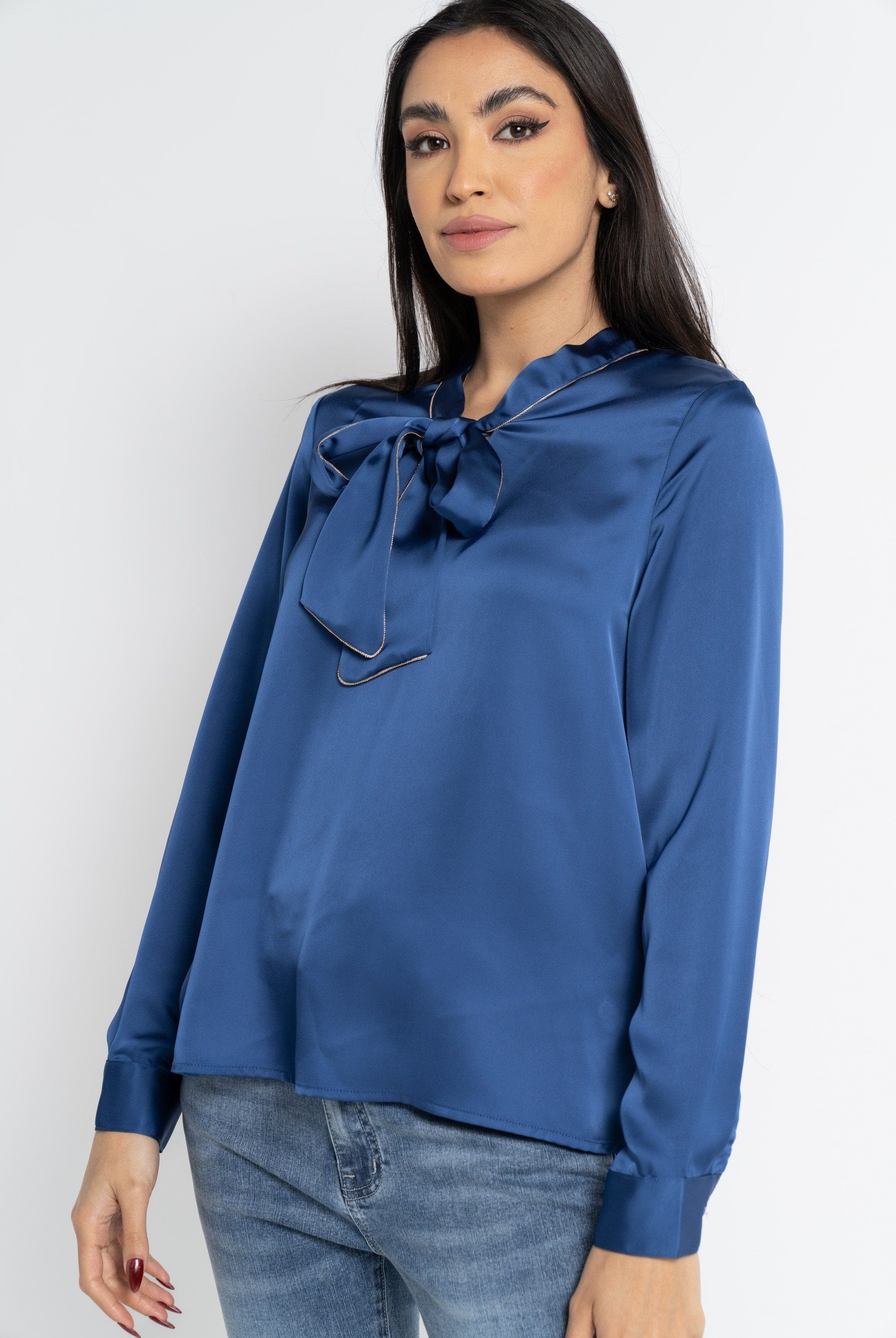 نتشي بلوزة بأكمام طويلة سادة بربطة عنق لامعة نسائية