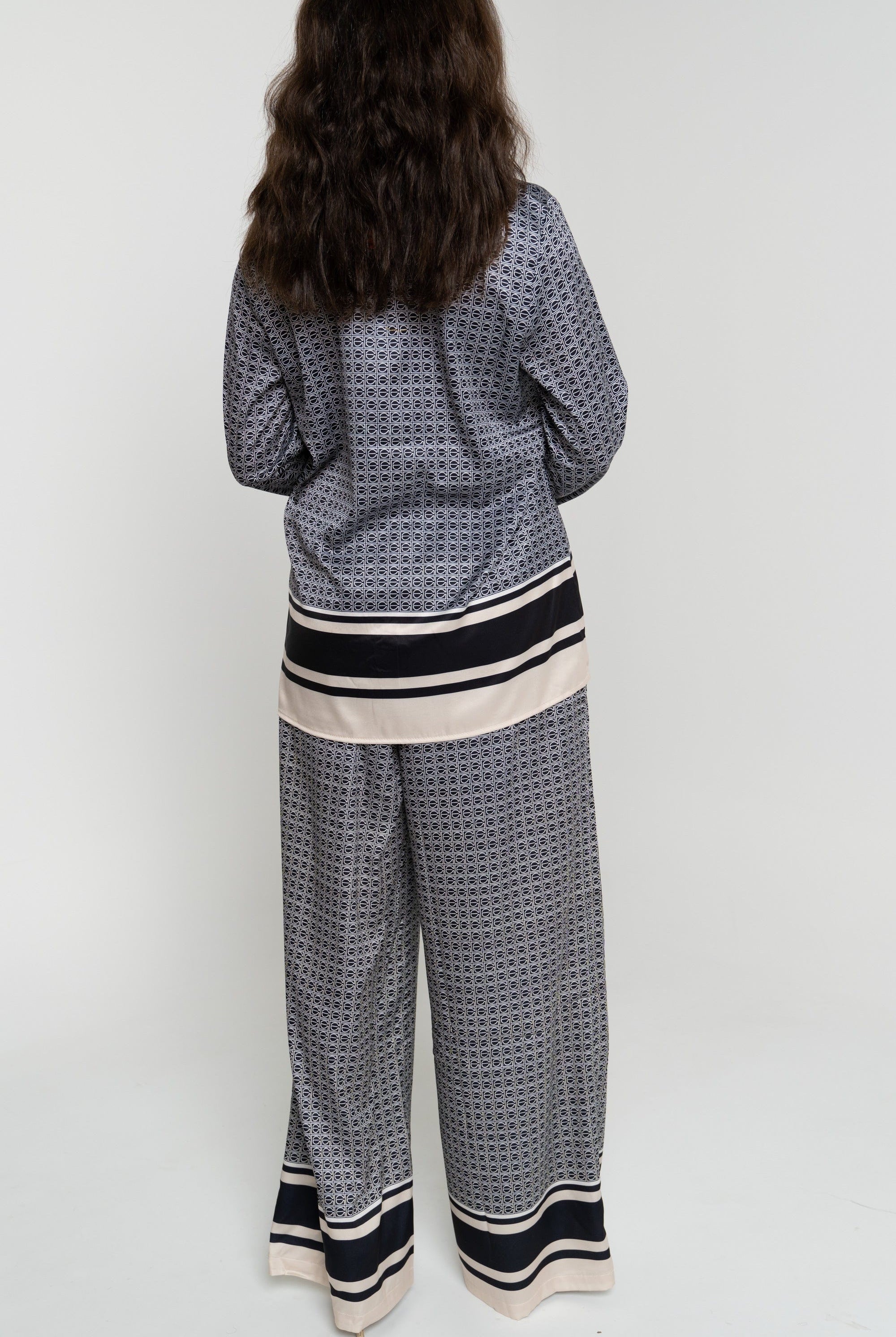 نتشي بنطلون مربعات طويل واسع