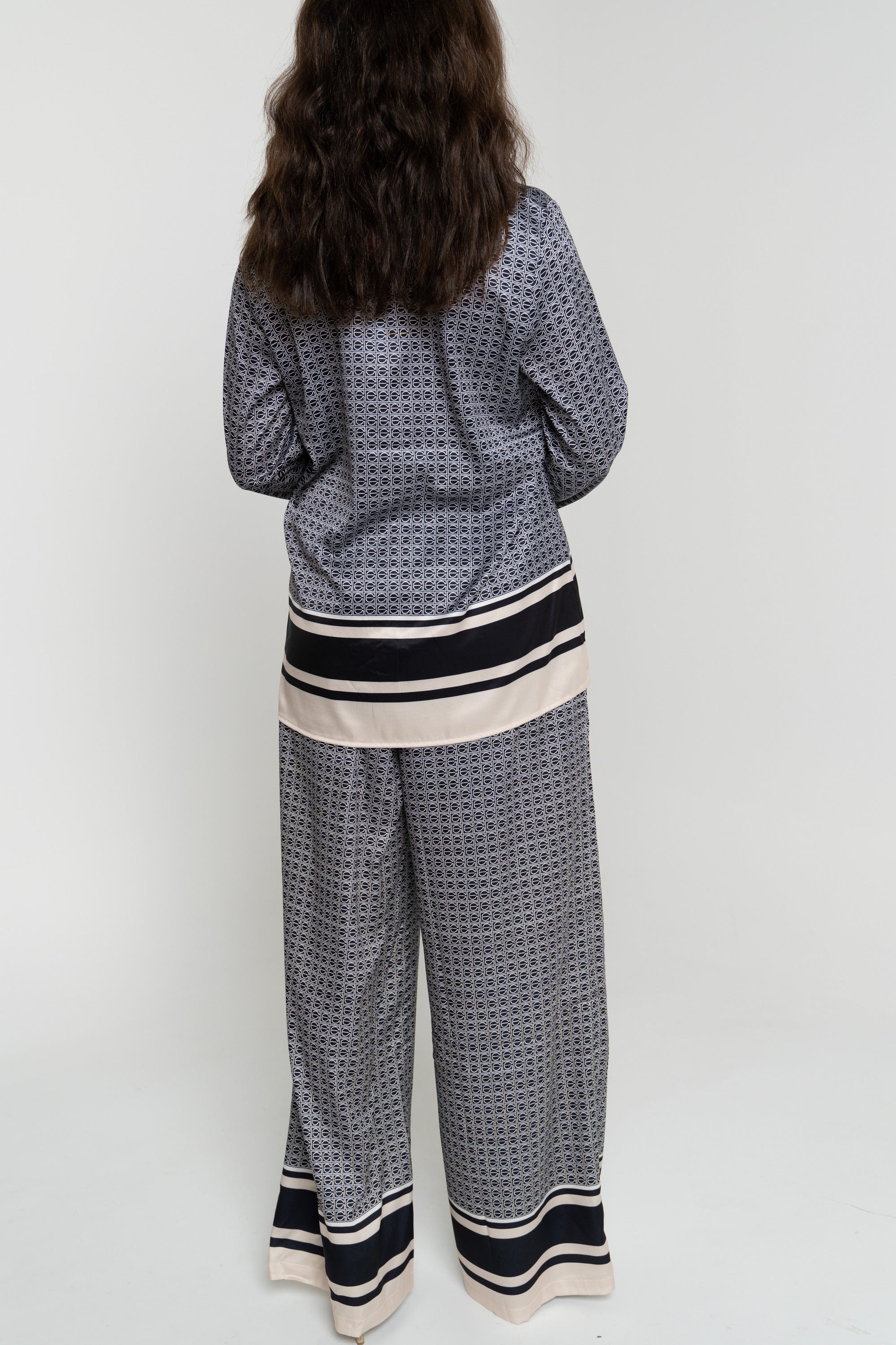 نتشي بنطلون مربعات طويل واسع