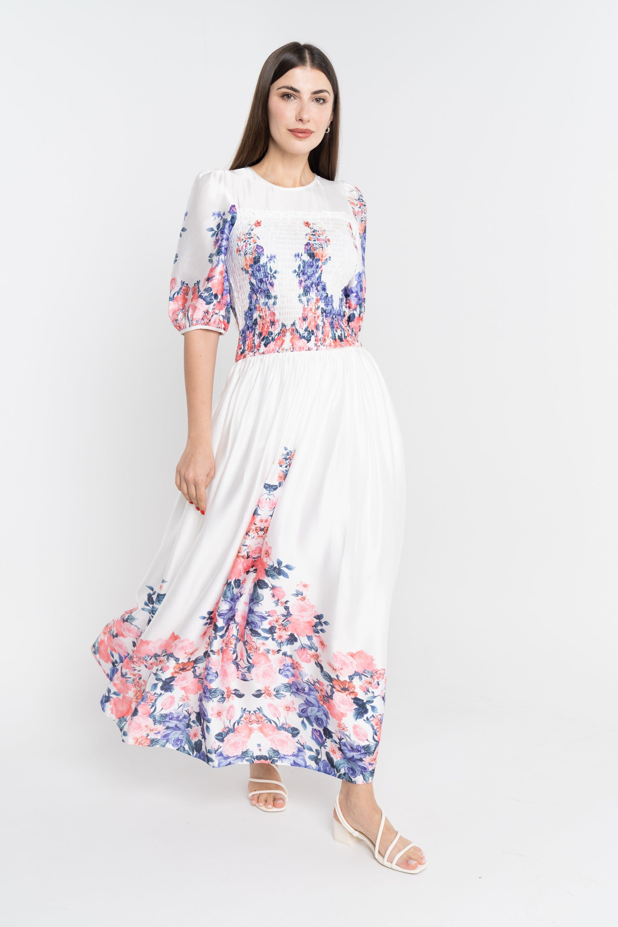 نتشي تنورة طويلة مشجرة من الأسفل