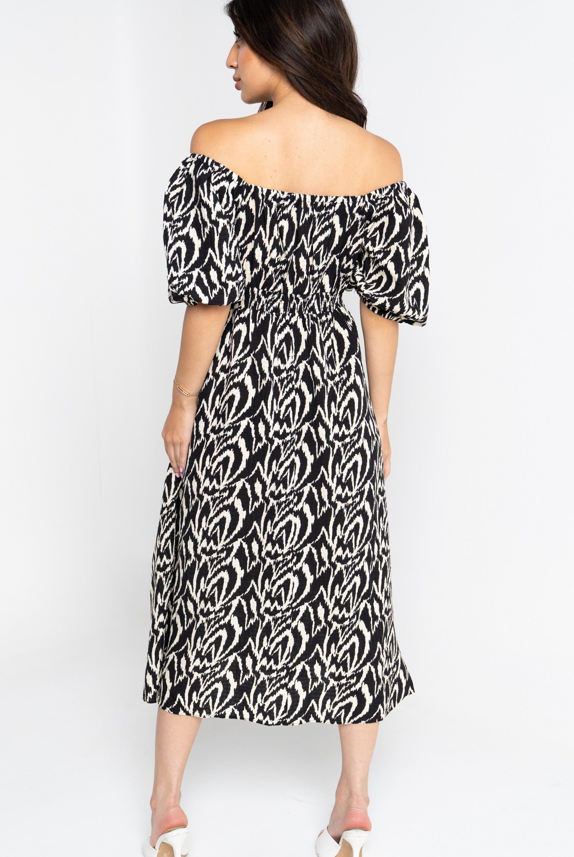 نتشي فستان ميدي أوف شولدر مخصر كم قصير