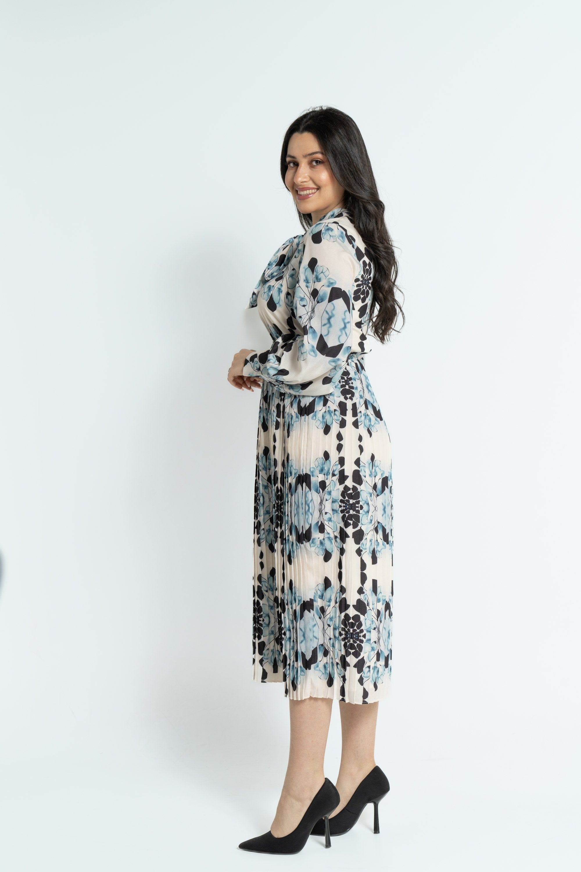 نتشي فستان ميدي بأكمام طويلة منقوش مخصر نسائي