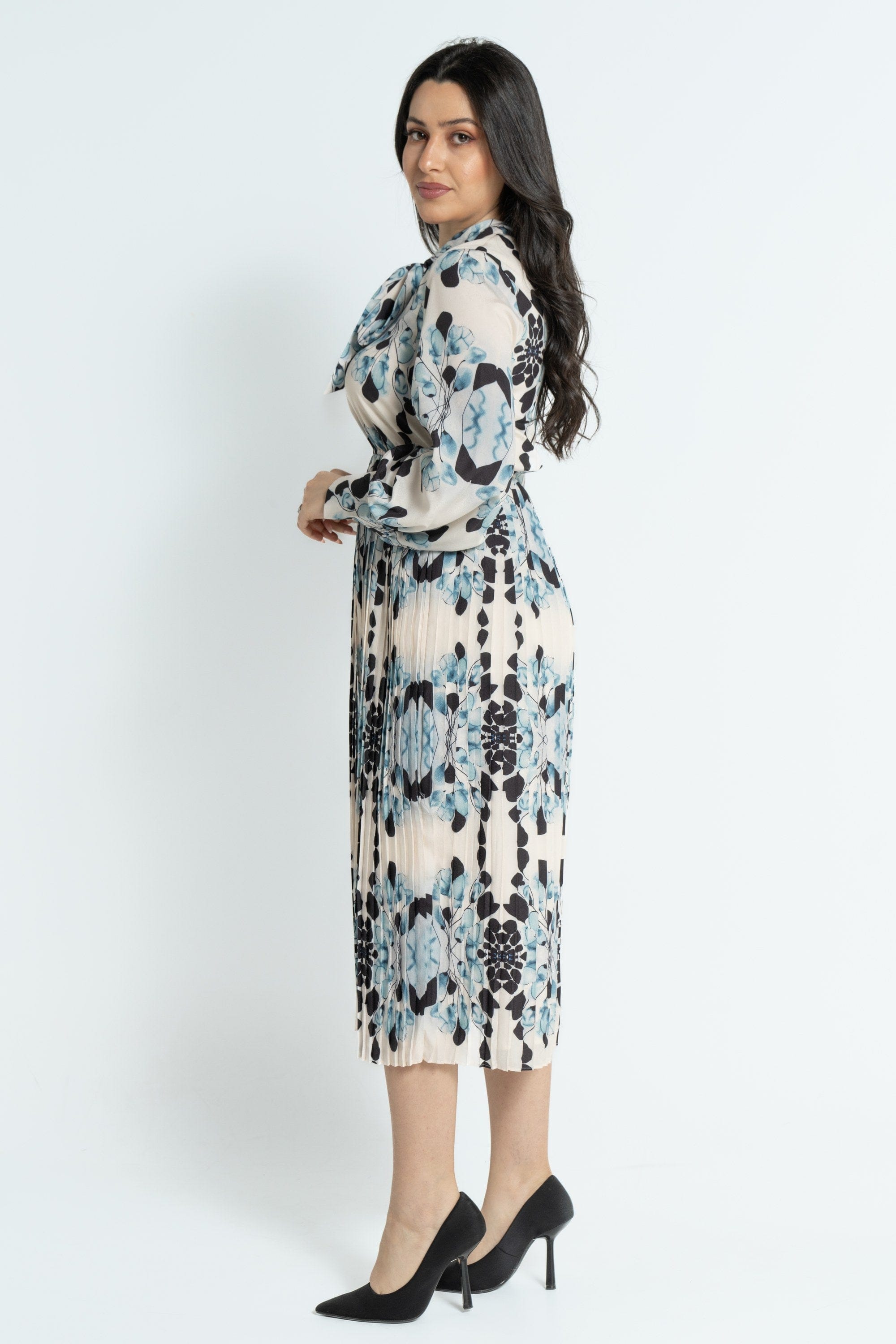 نتشي فستان ميدي بأكمام طويلة منقوش مخصر نسائي