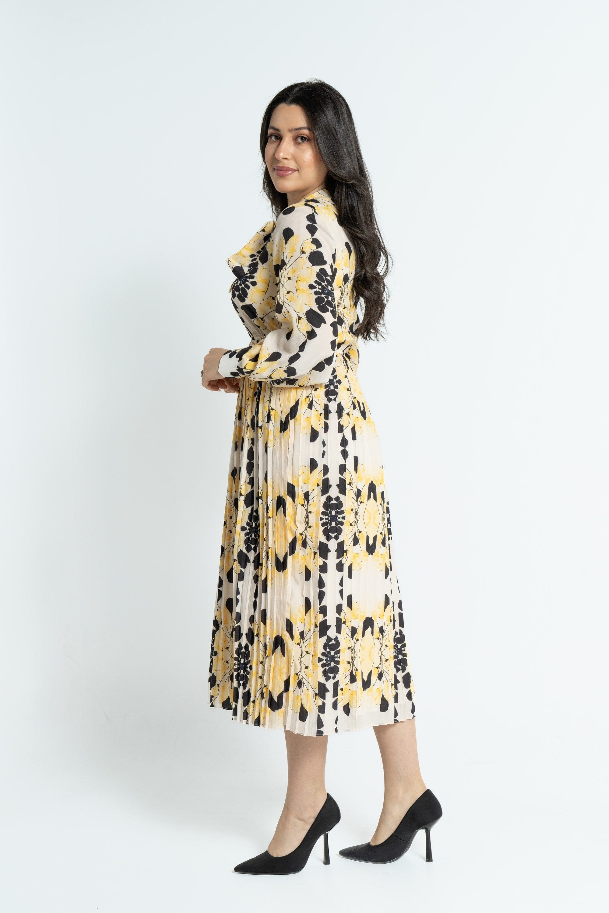 نتشي فستان ميدي بأكمام طويلة منقوش مخصر نسائي