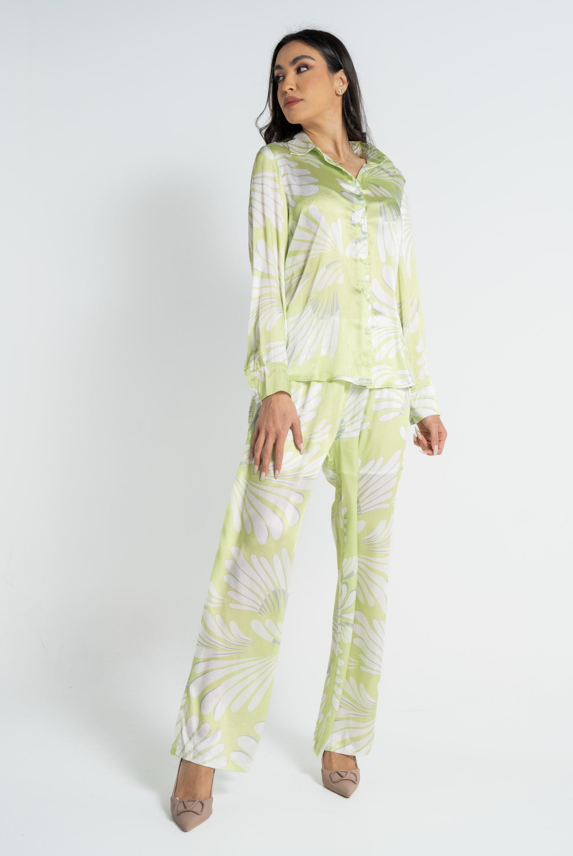 نتشي بنطلون طويل مورد نسائي أخضر