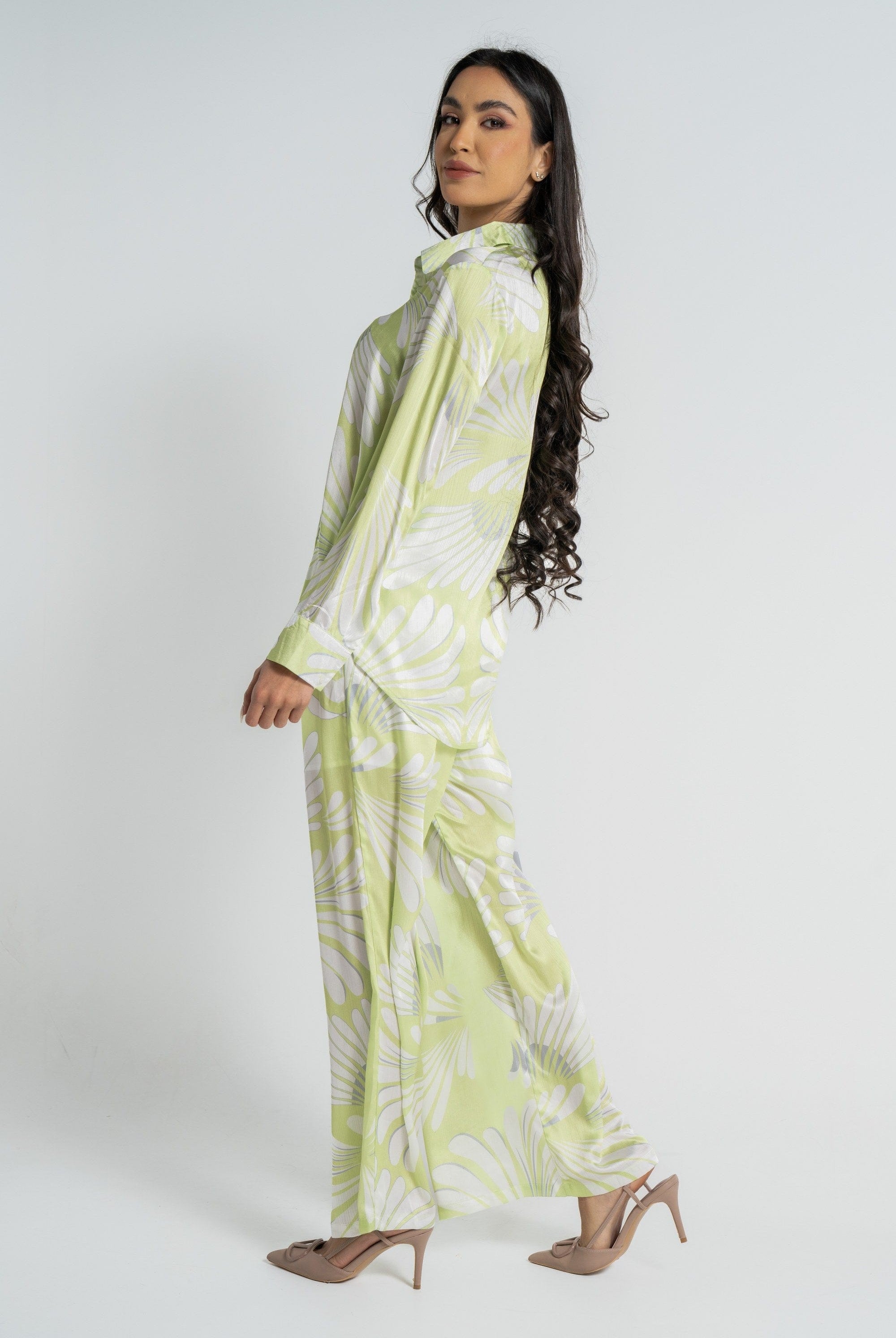 نتشي بنطلون طويل مورد نسائي أخضر