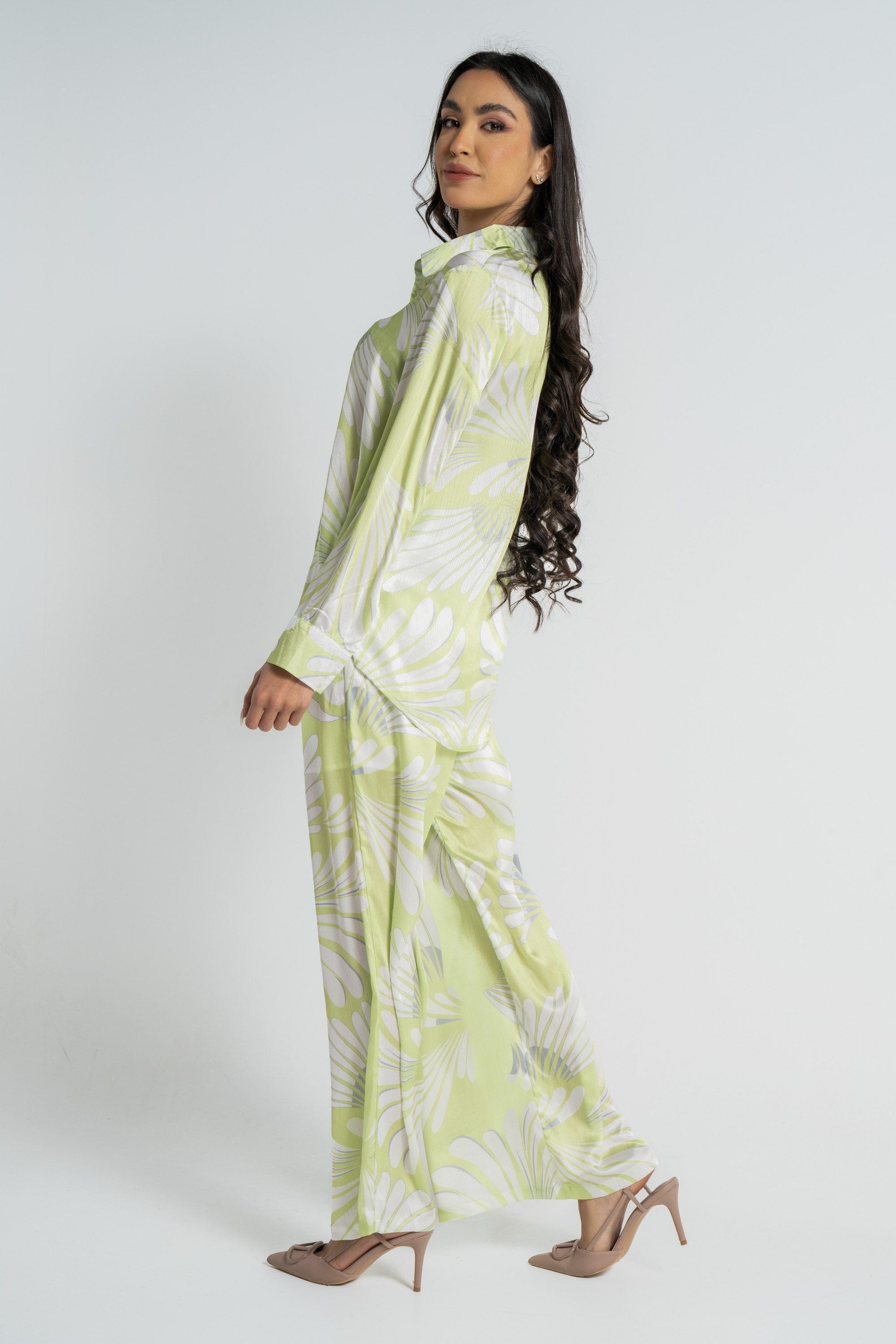 نتشي بنطلون طويل مورد نسائي أخضر