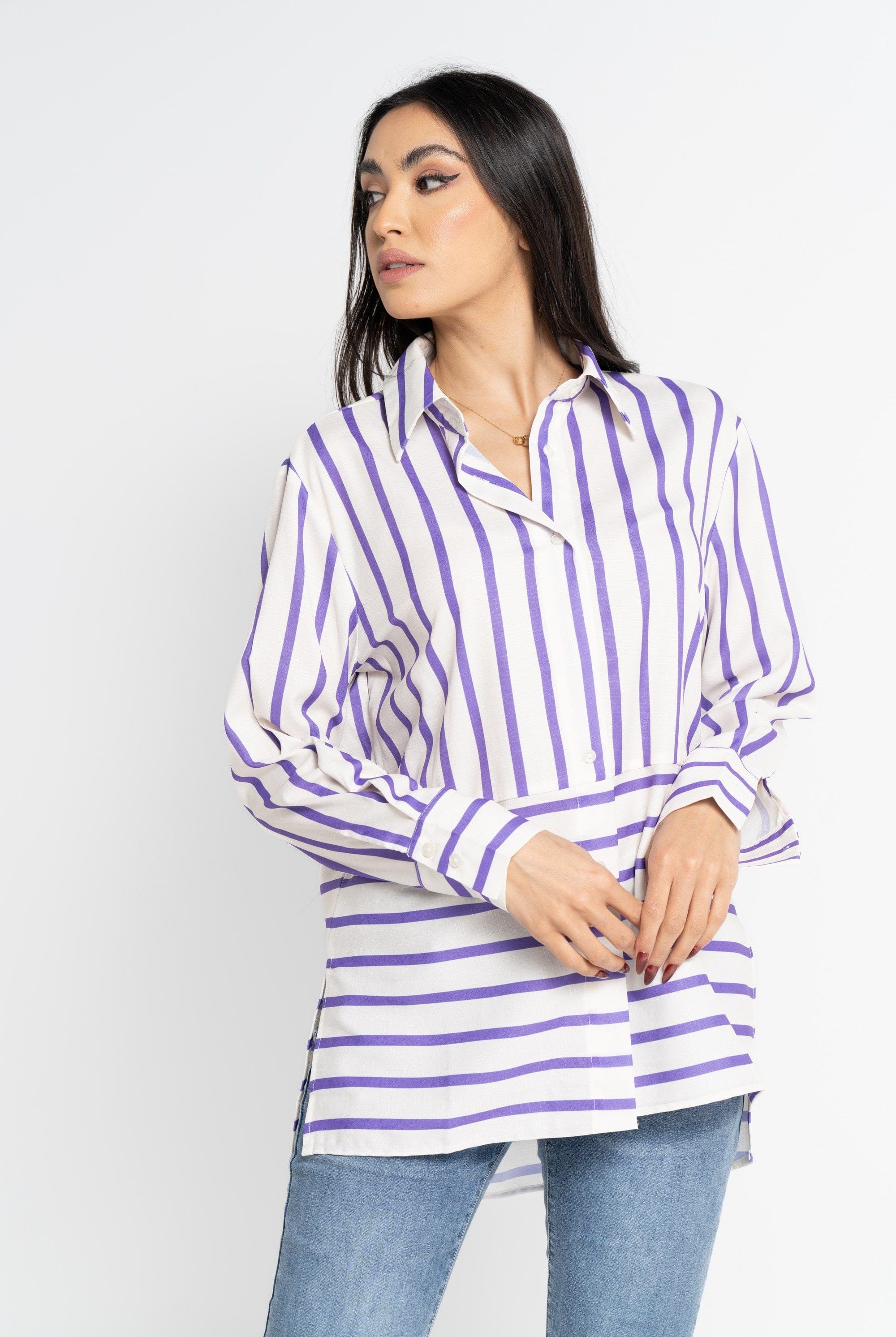 نتشي قميص طويل الأكمام مخطط بأزرار أمامية نسائي