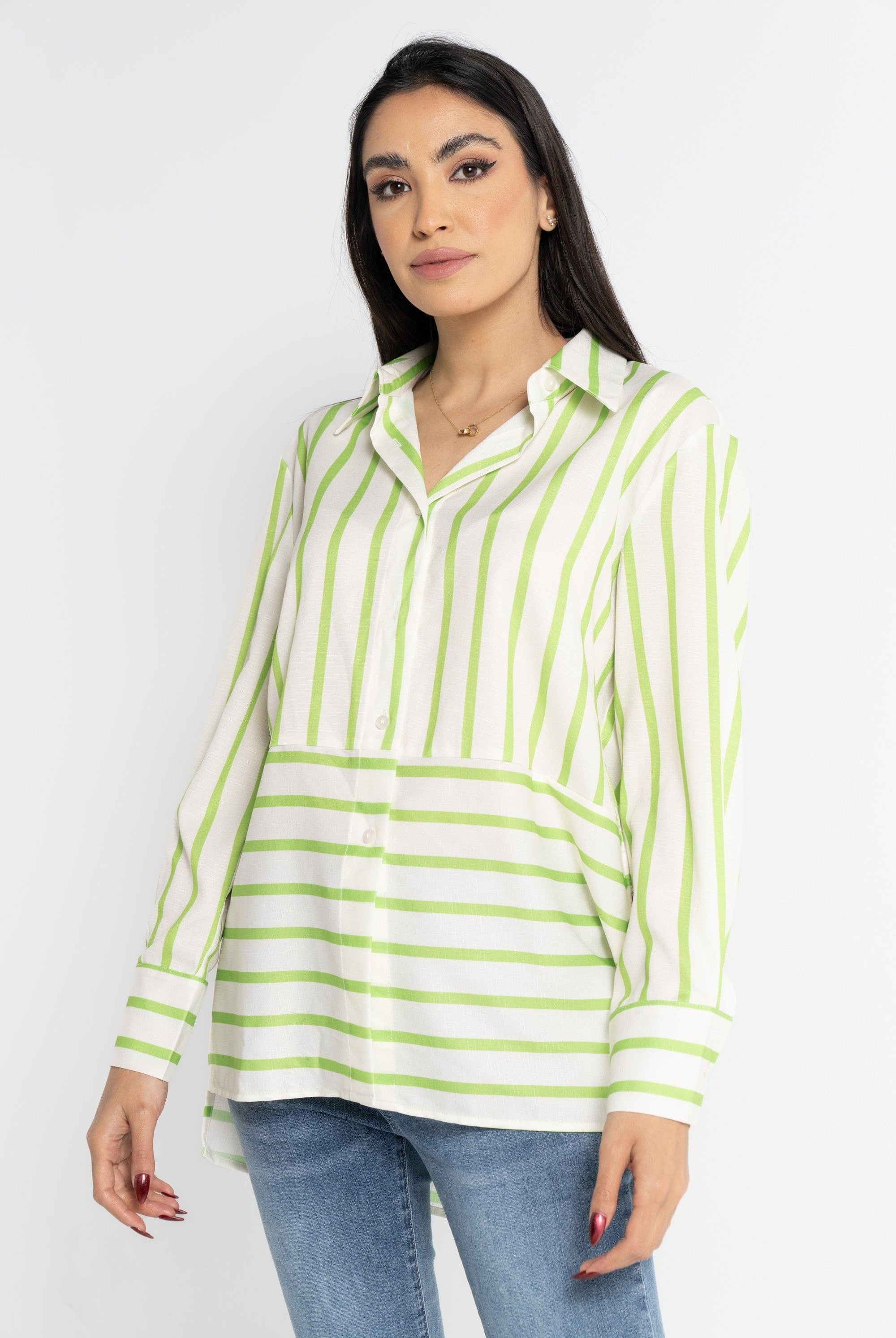 نتشي قميص طويل الأكمام مخطط بأزرار أمامية نسائي